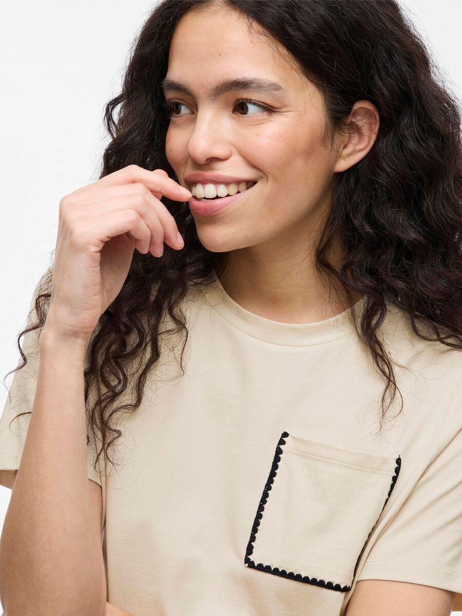 Beata T-Shirt (Birch/Embroidered)