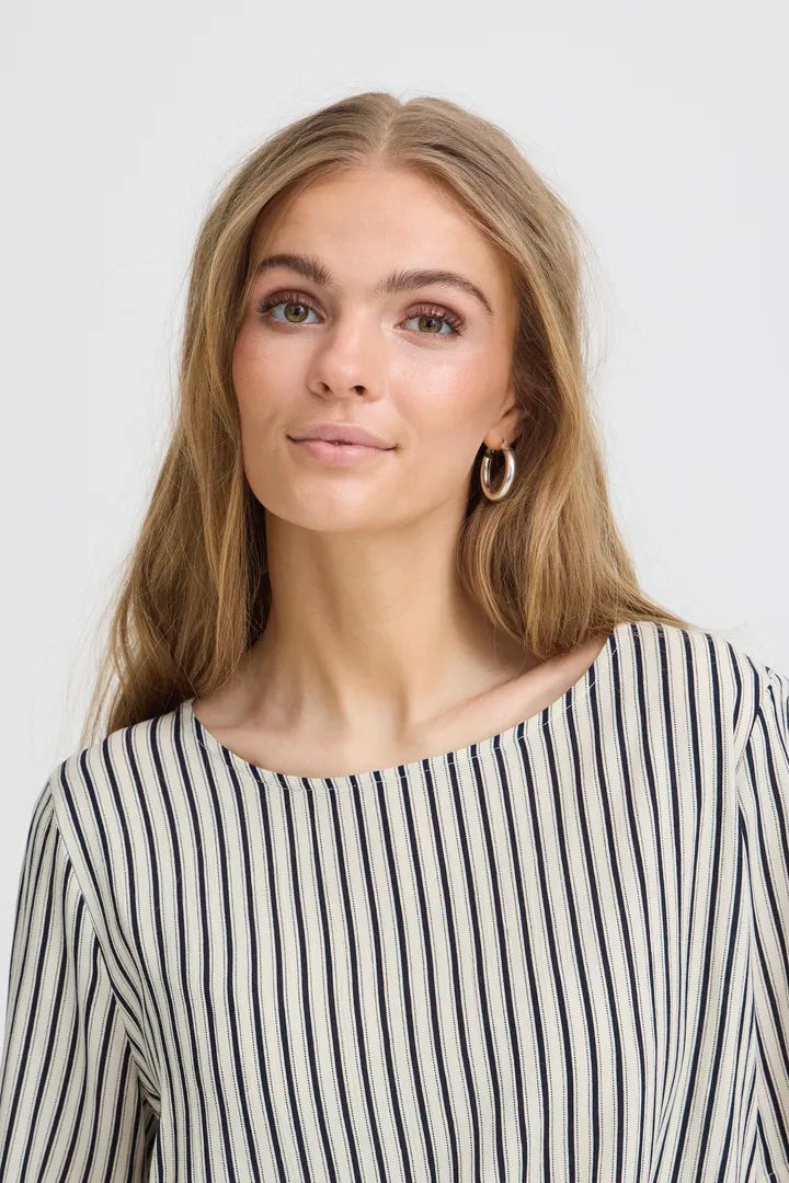 Leonie Top (Total Eclipse)