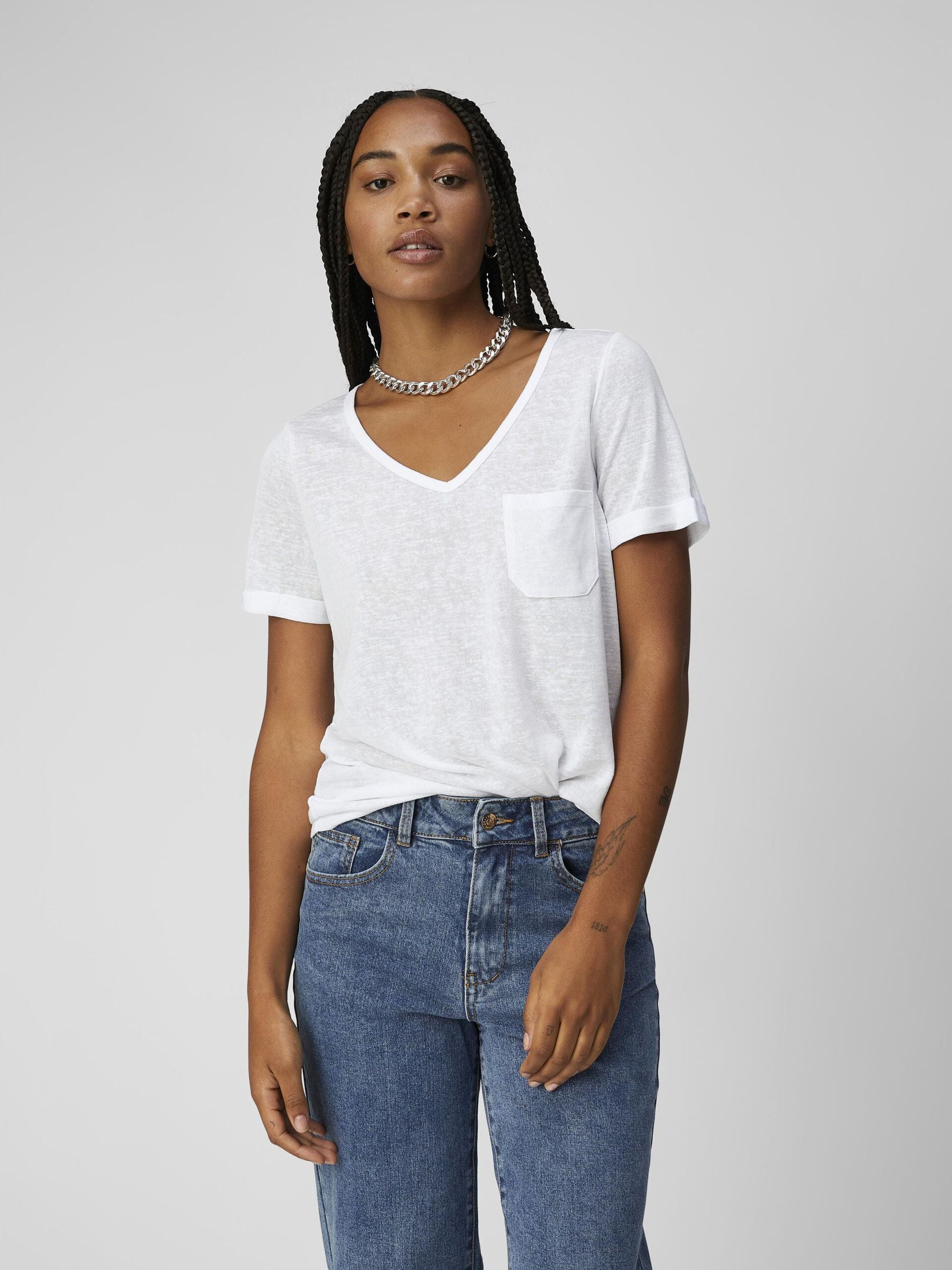Tessi V Neck T-Shirt (White)