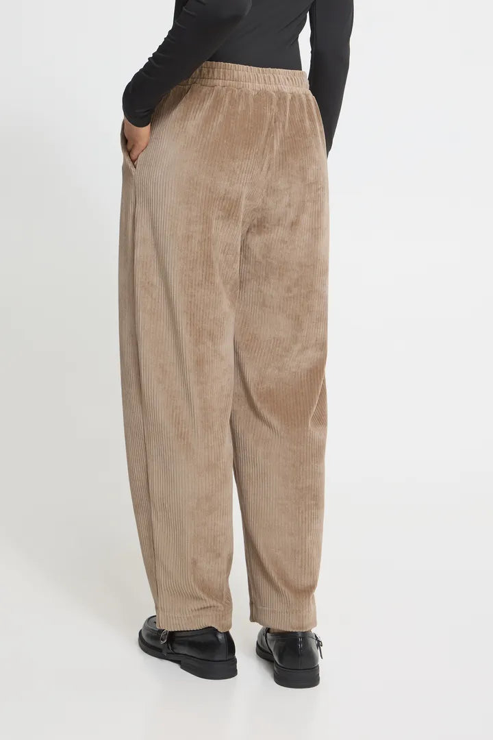 Mary Corduroy Cropped Pants (Toasted Coconut)
