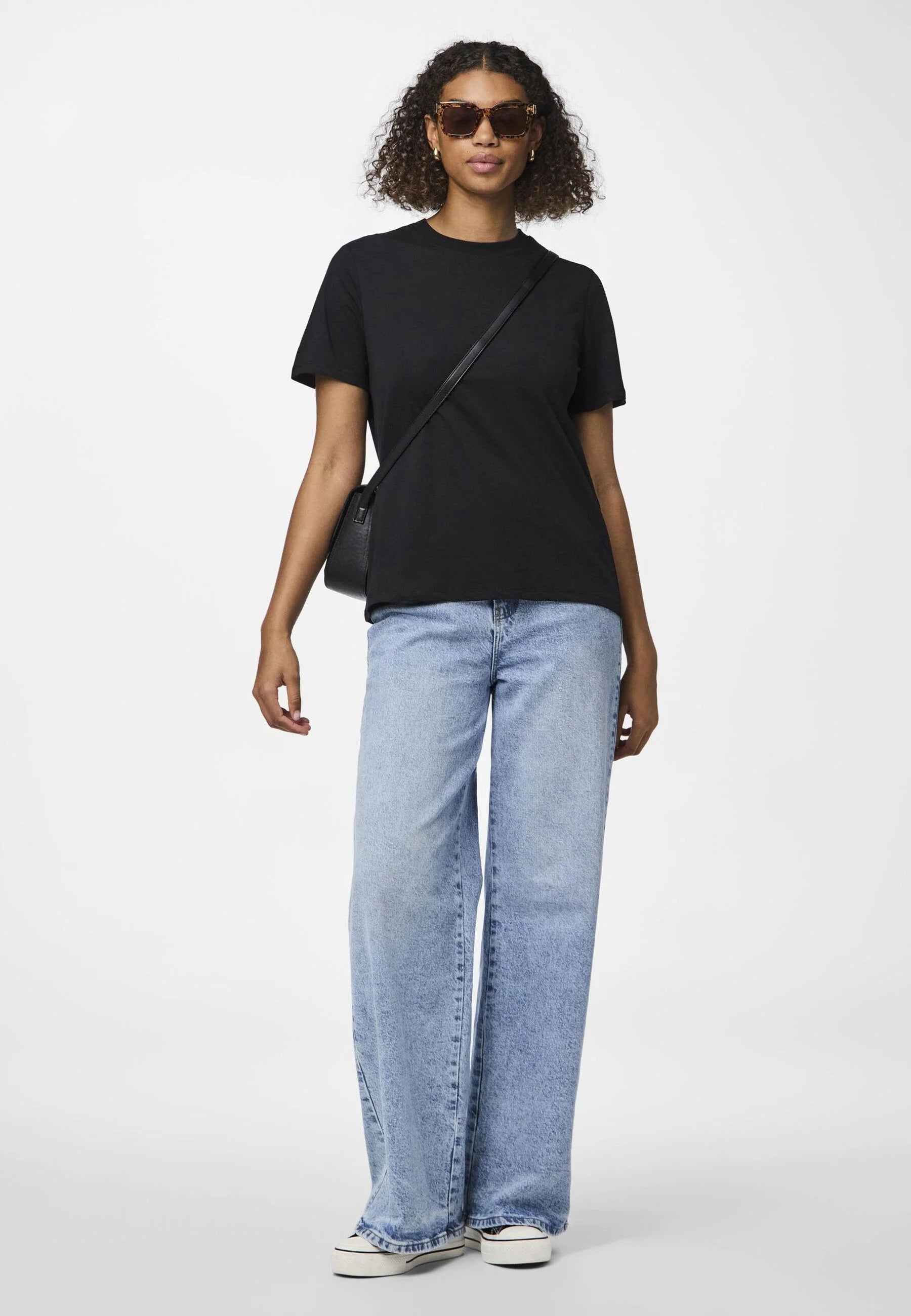 Crioa T-Shirt (Black)