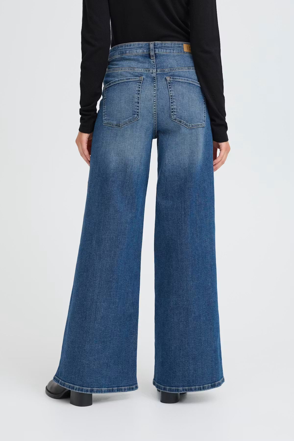 Imogen Wide Leg Jeans (Medium Blue/Leg 32")