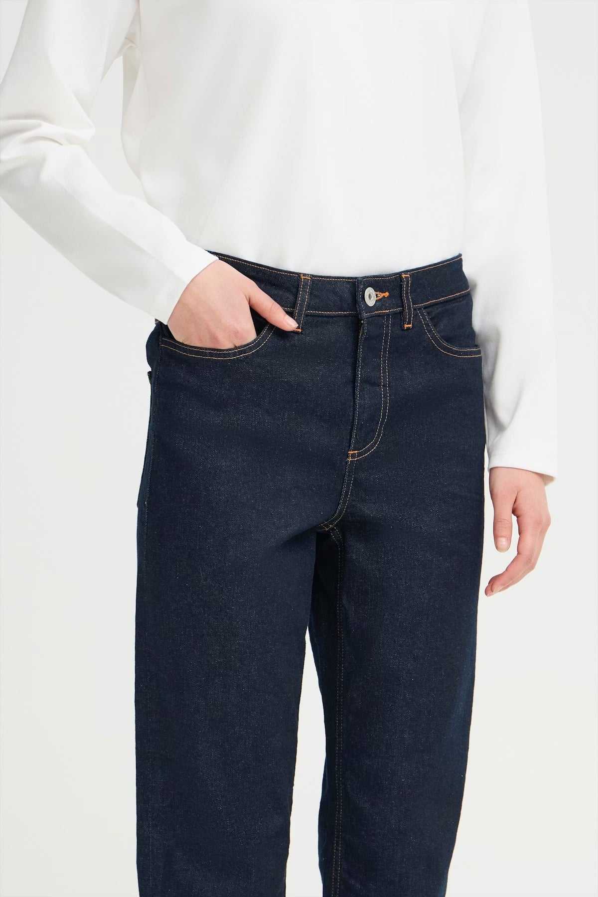 Iggy Straight Leg Cropped Jeans (Authentic Blue)