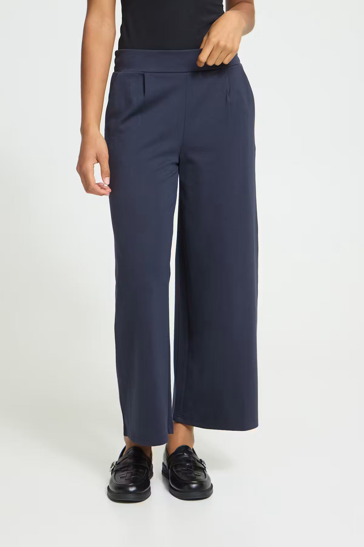Kate Cropped Wide Leg Pants (Total Eclipse)