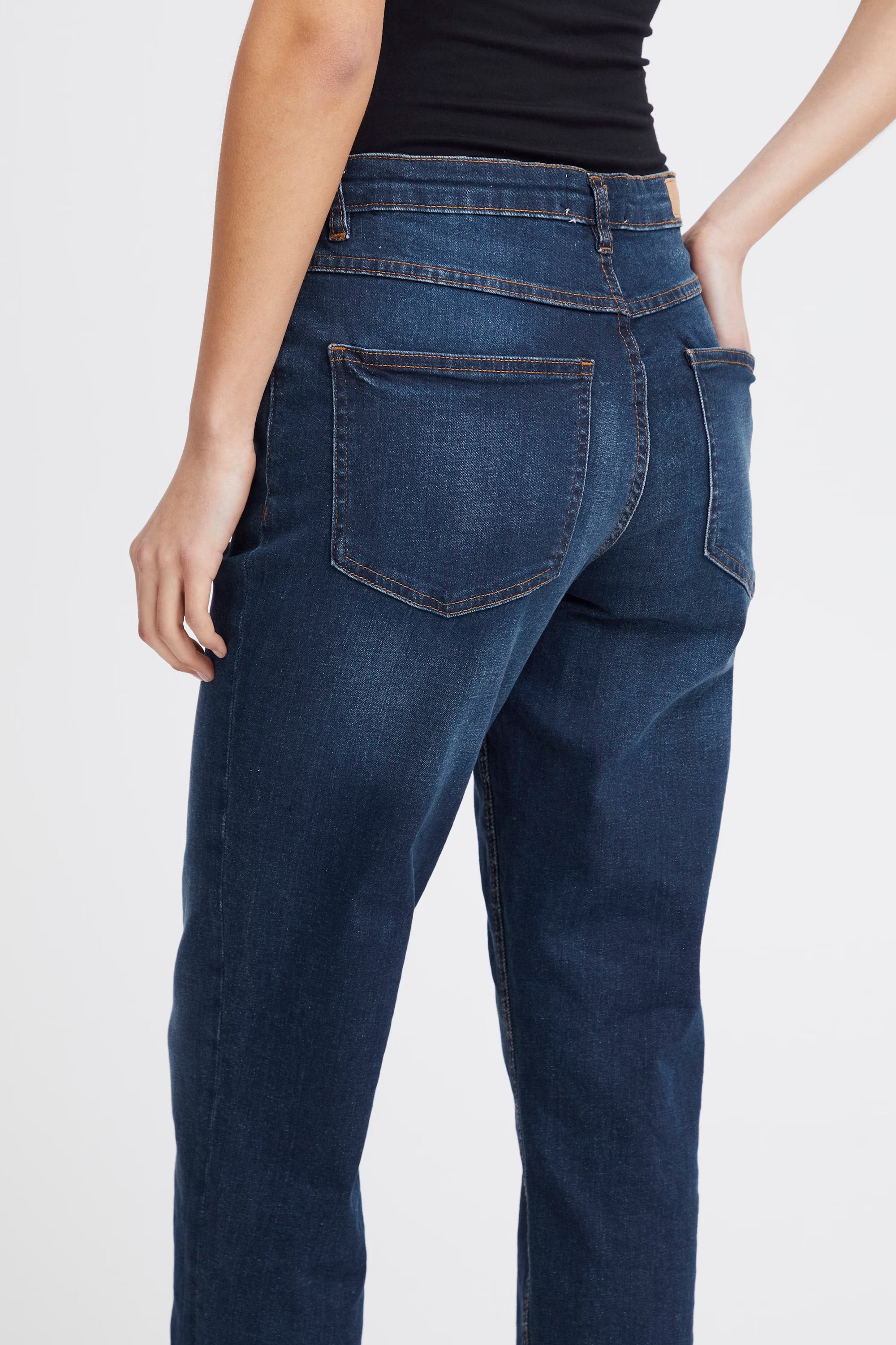 Iggy Straight Leg Cropped Jeans (Dark Blue)