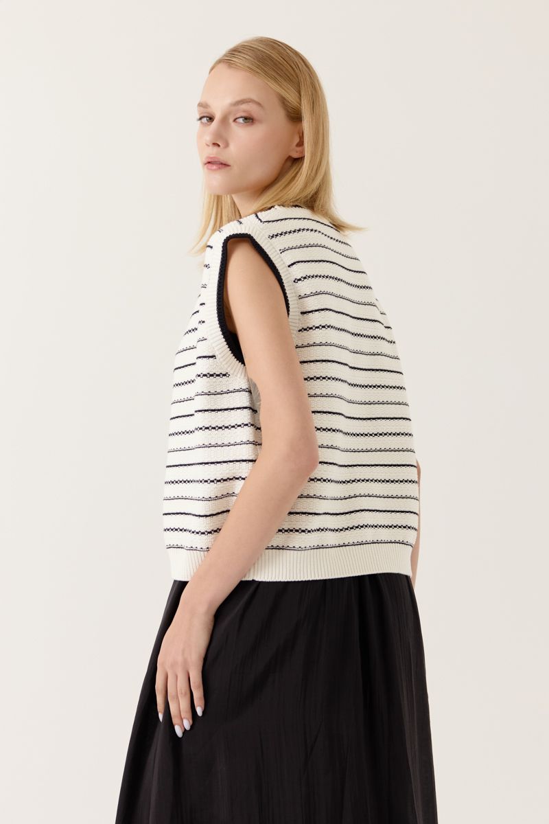 Isandra Knitted Gilet (White)