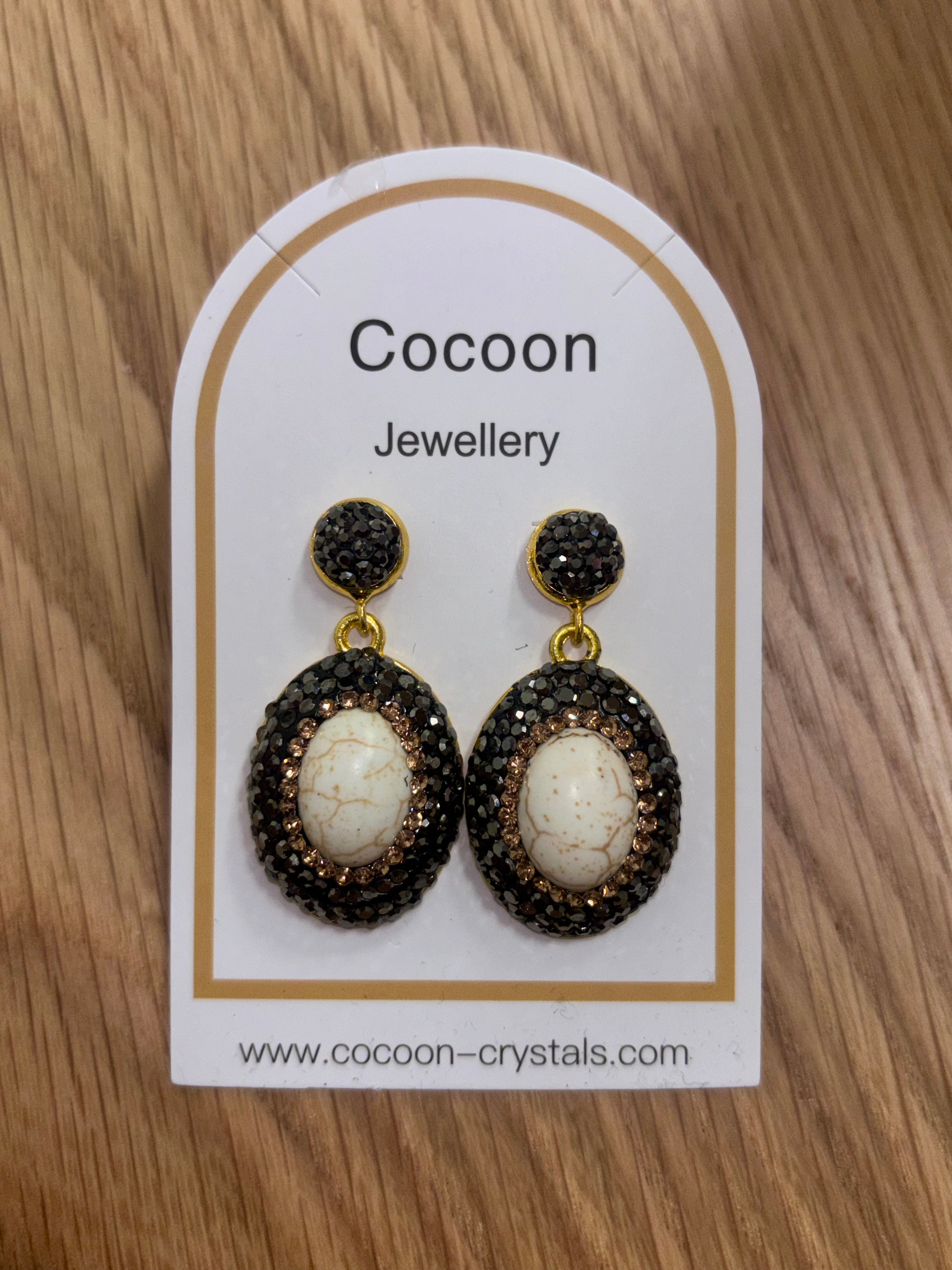 Ivory Crystal Earring (Gold)