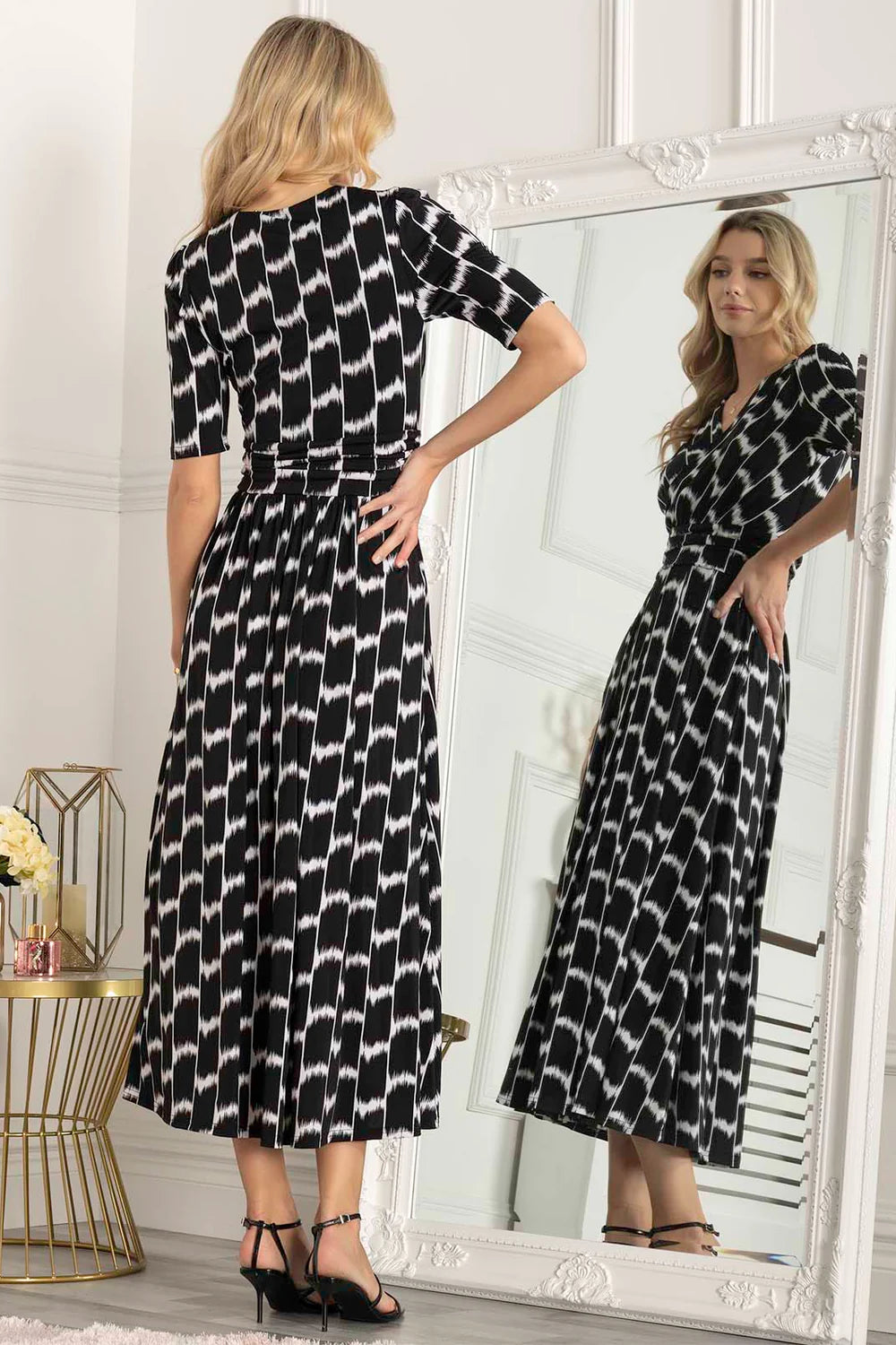 AKAYLA JERSEY MAXI DRESS (BLACK GEO)