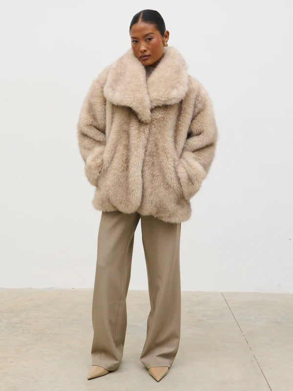 Agatha Short Faux Fur Coat (Beige)