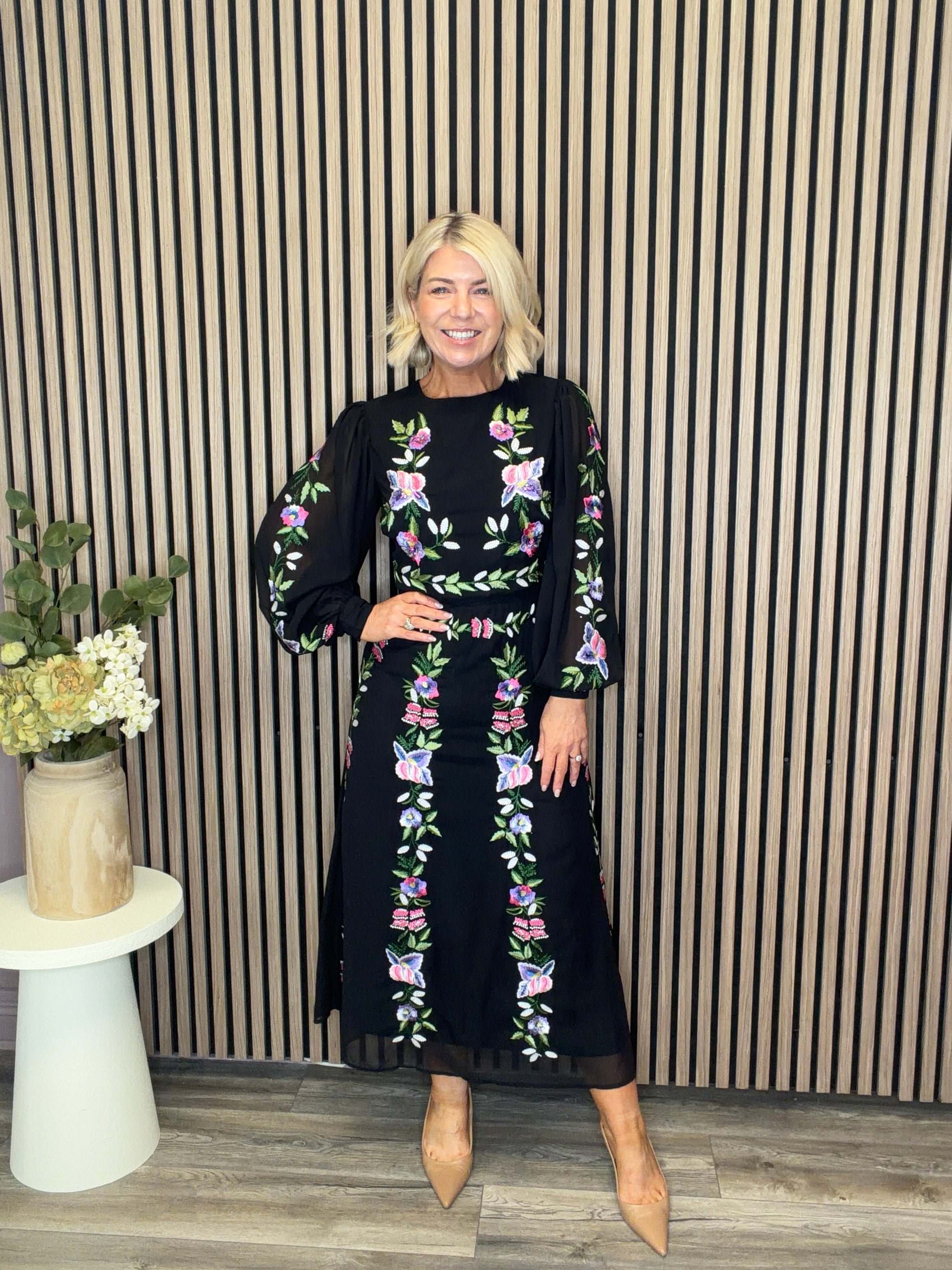 The Beth Midi Dress (Black)