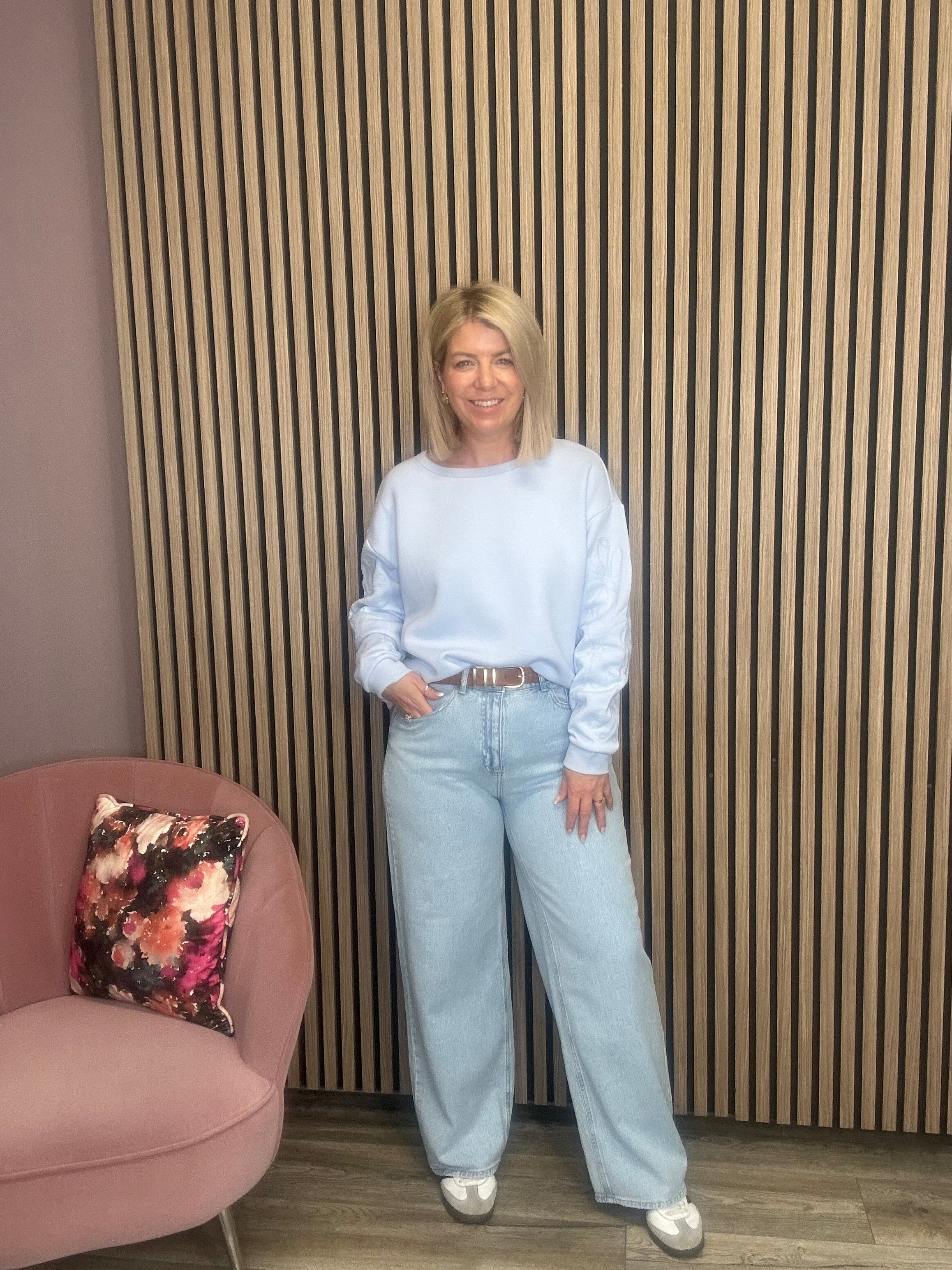 Mia Sweatshirt (Kentucky blue)