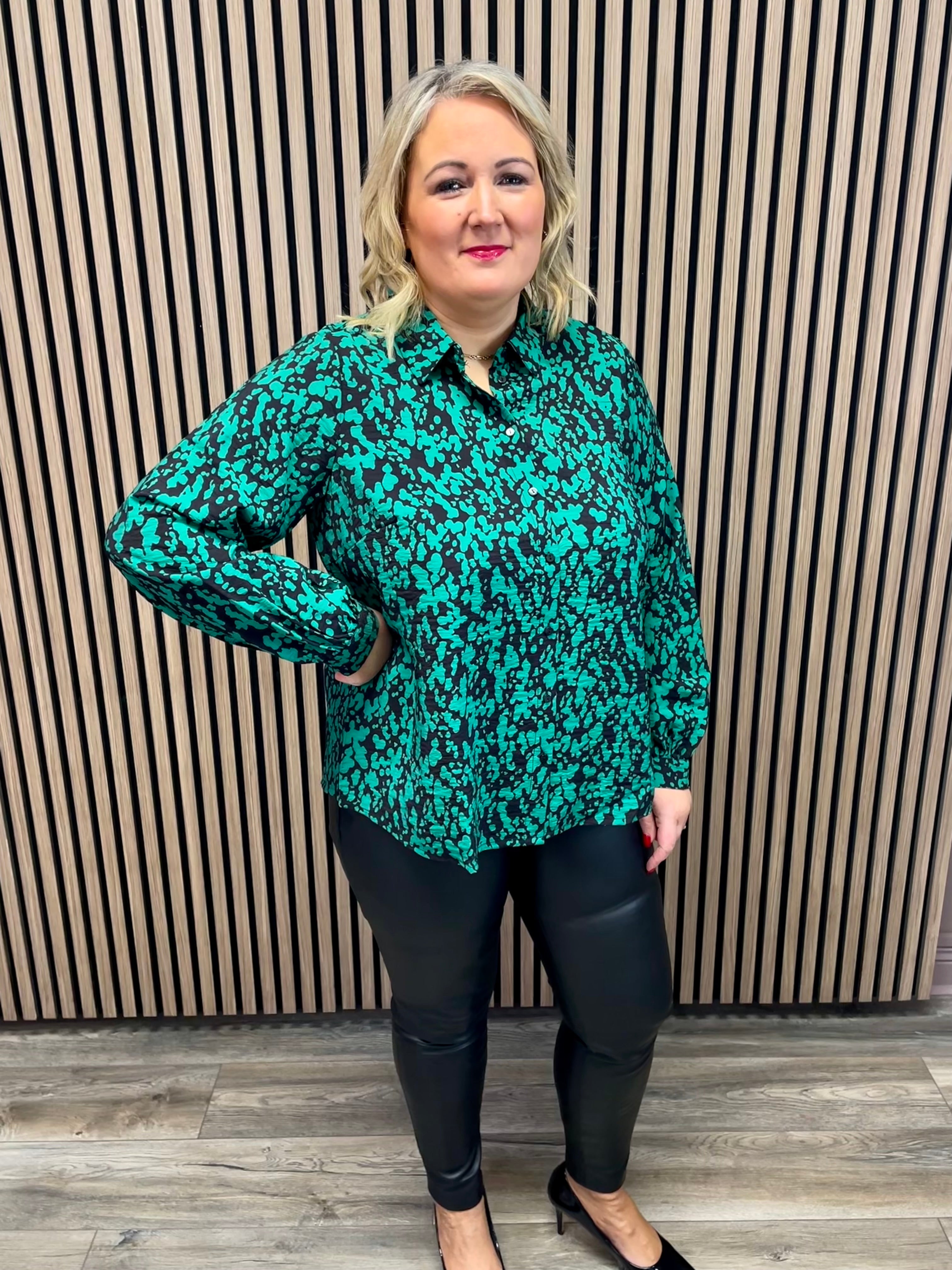 VIKARMA SHIRT (GREEN GRAPHIC)