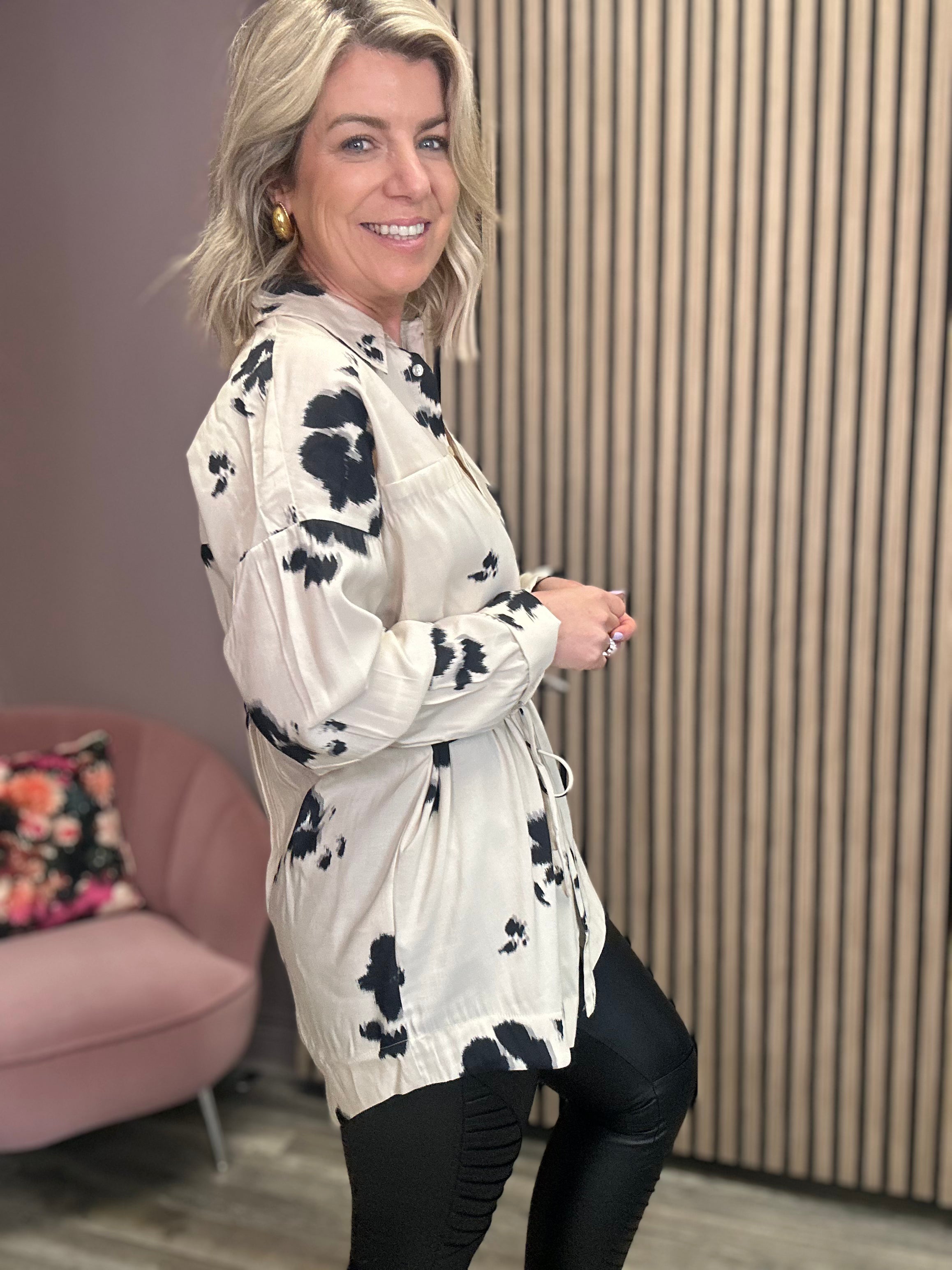 Jenni Loose Shirt (Sandshell Flower)