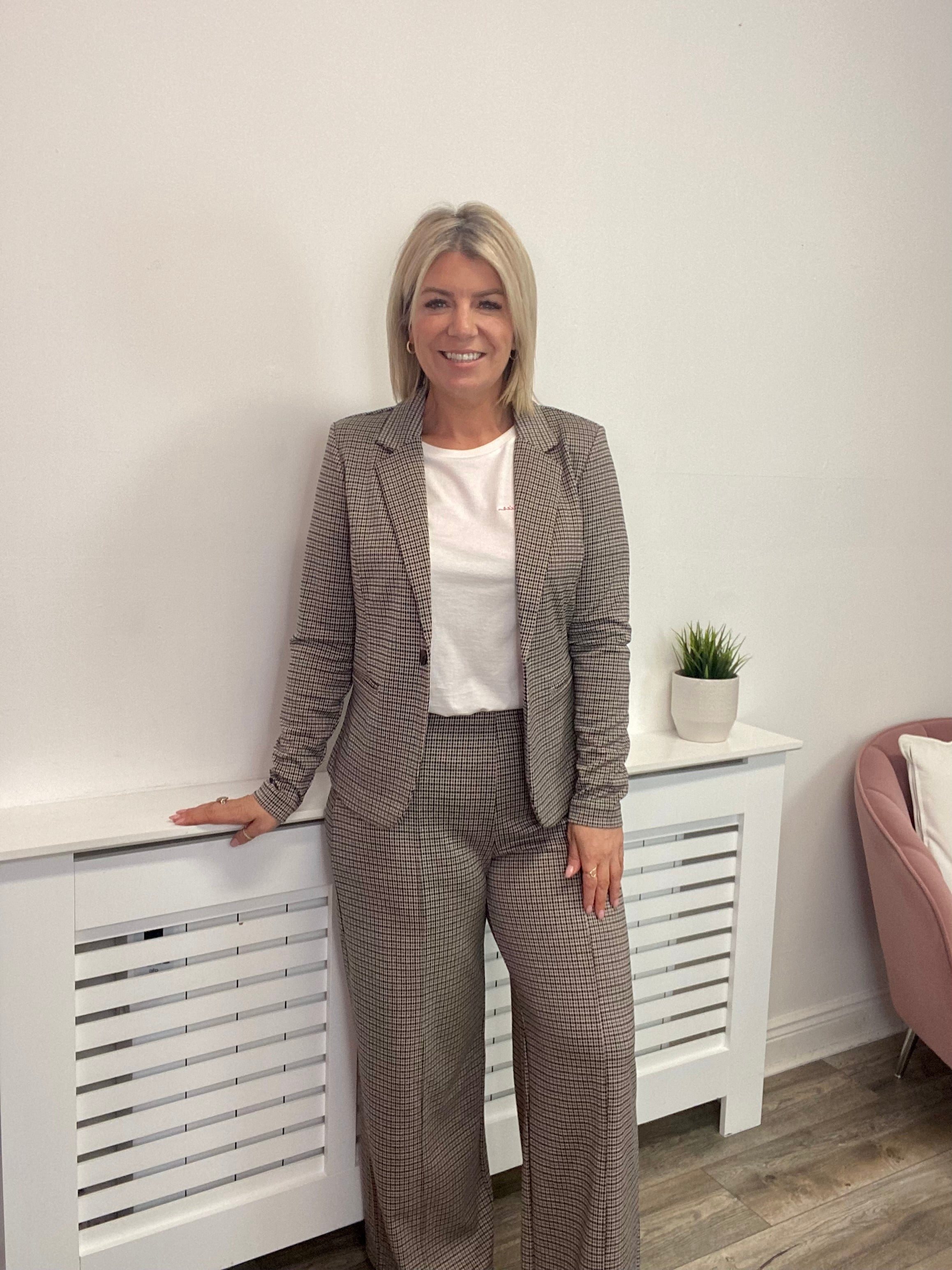 KATE PLAID BLAZER (SAND)