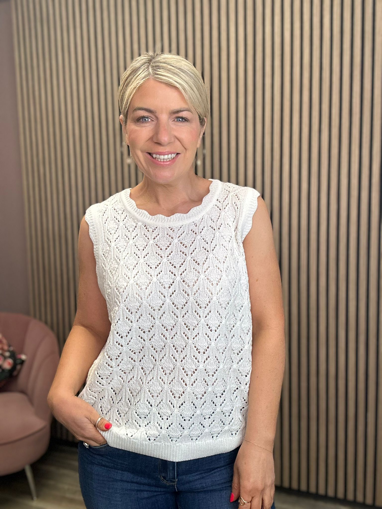 LAUNA SLEEVELESS KNITTED JUMPER (CLOUD DANCER)