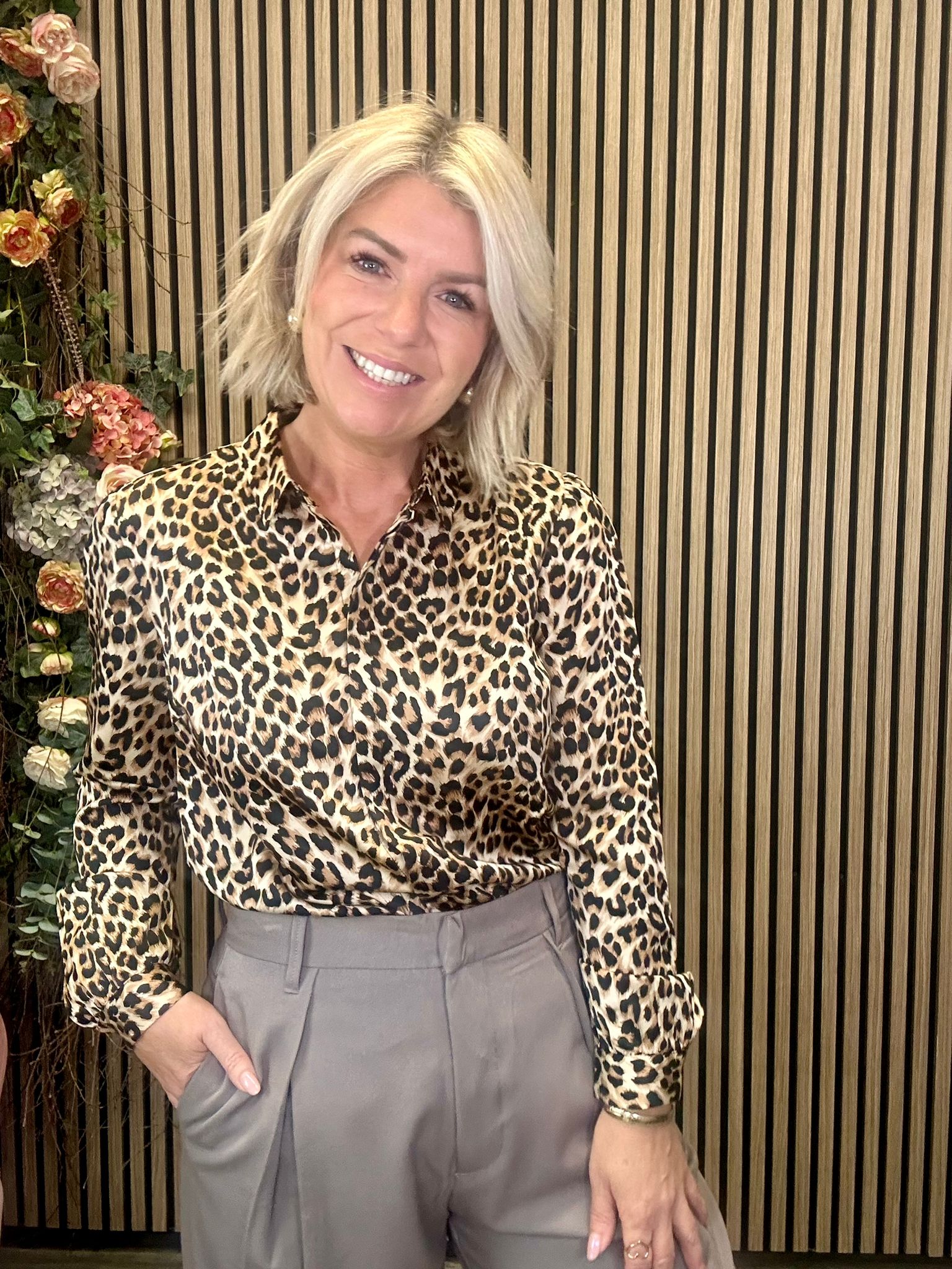 Nicole Shirt (Carmel Cafe/Leo)