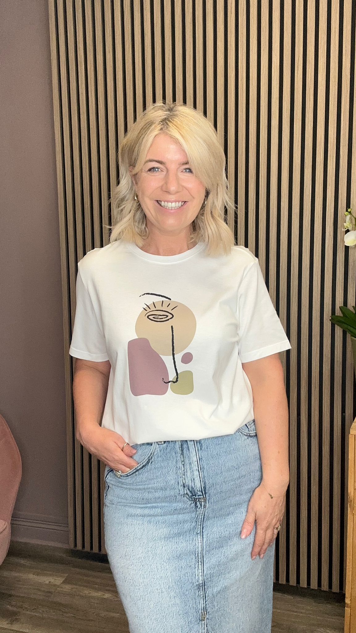 Libby Graphic T-Shirt (Snow White/Face)