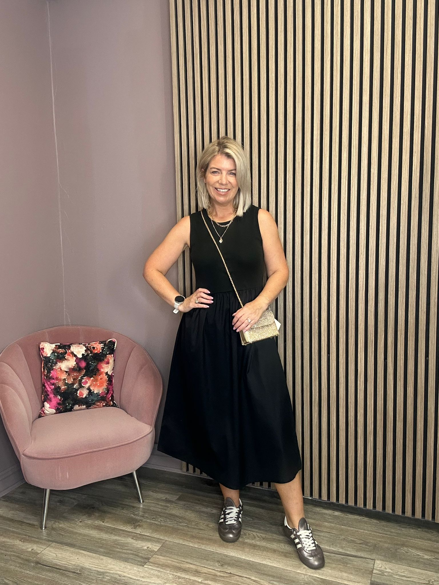 Joanie Sleeveless Midi Dress (Black)