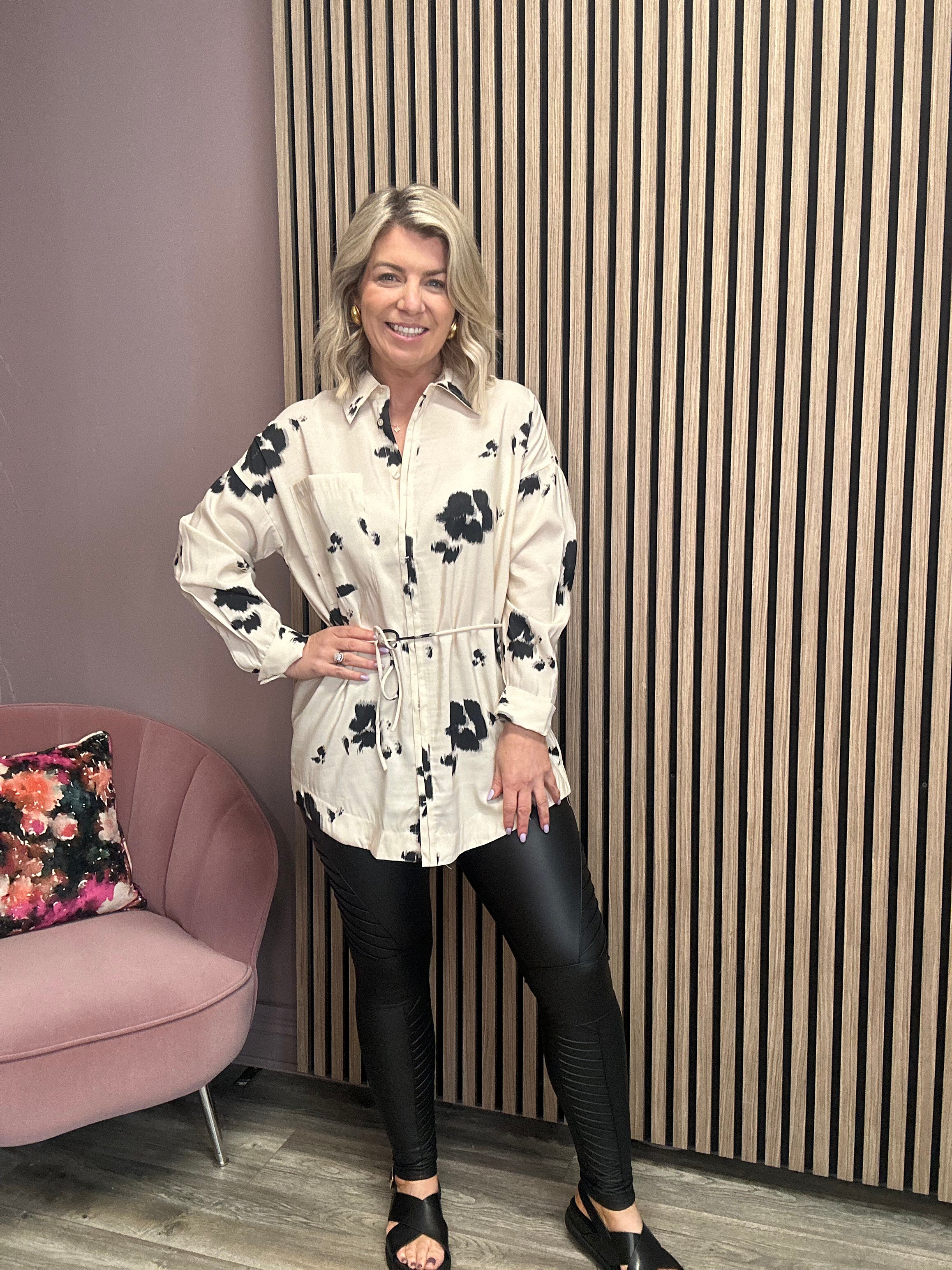 Jenni Loose Shirt (Sandshell Flower)