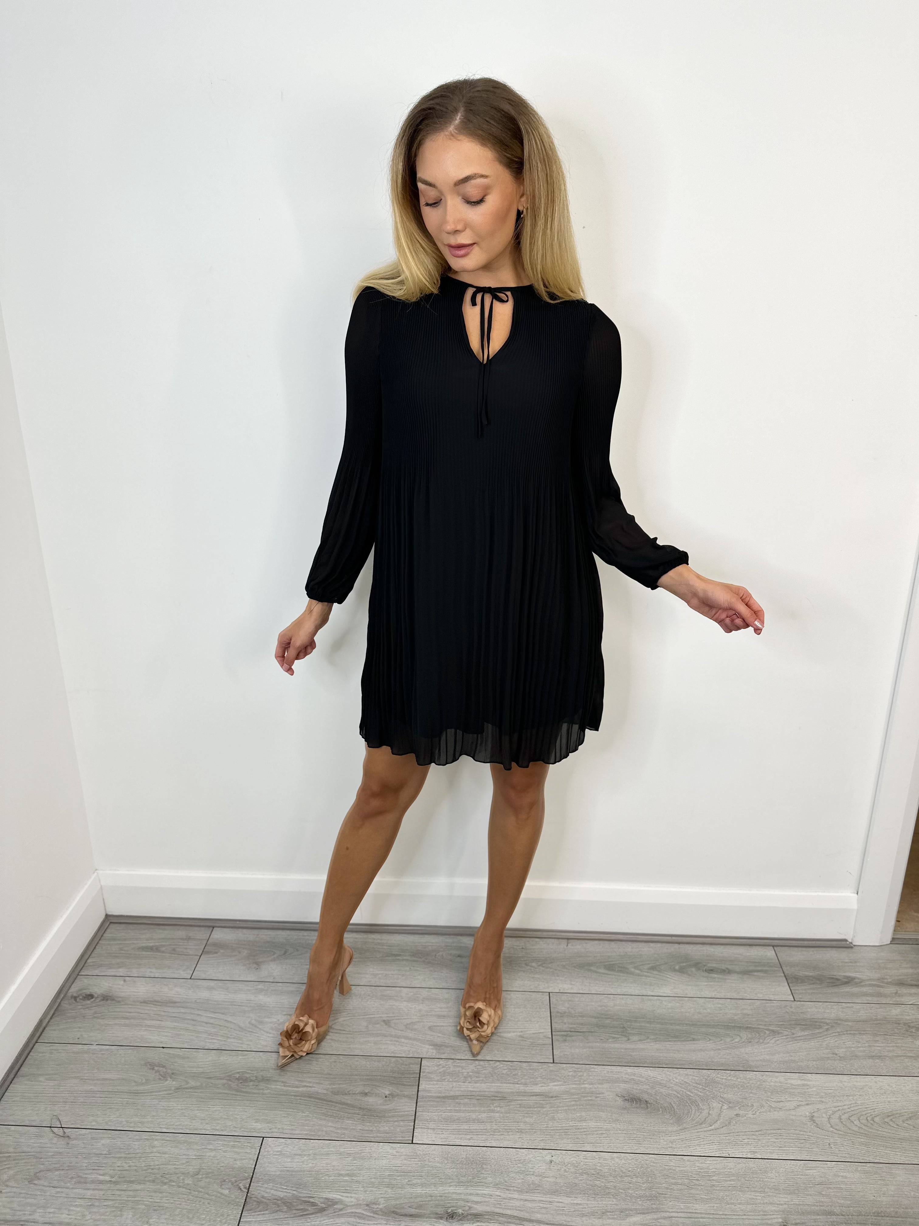 Naomi Short Dress (Black)