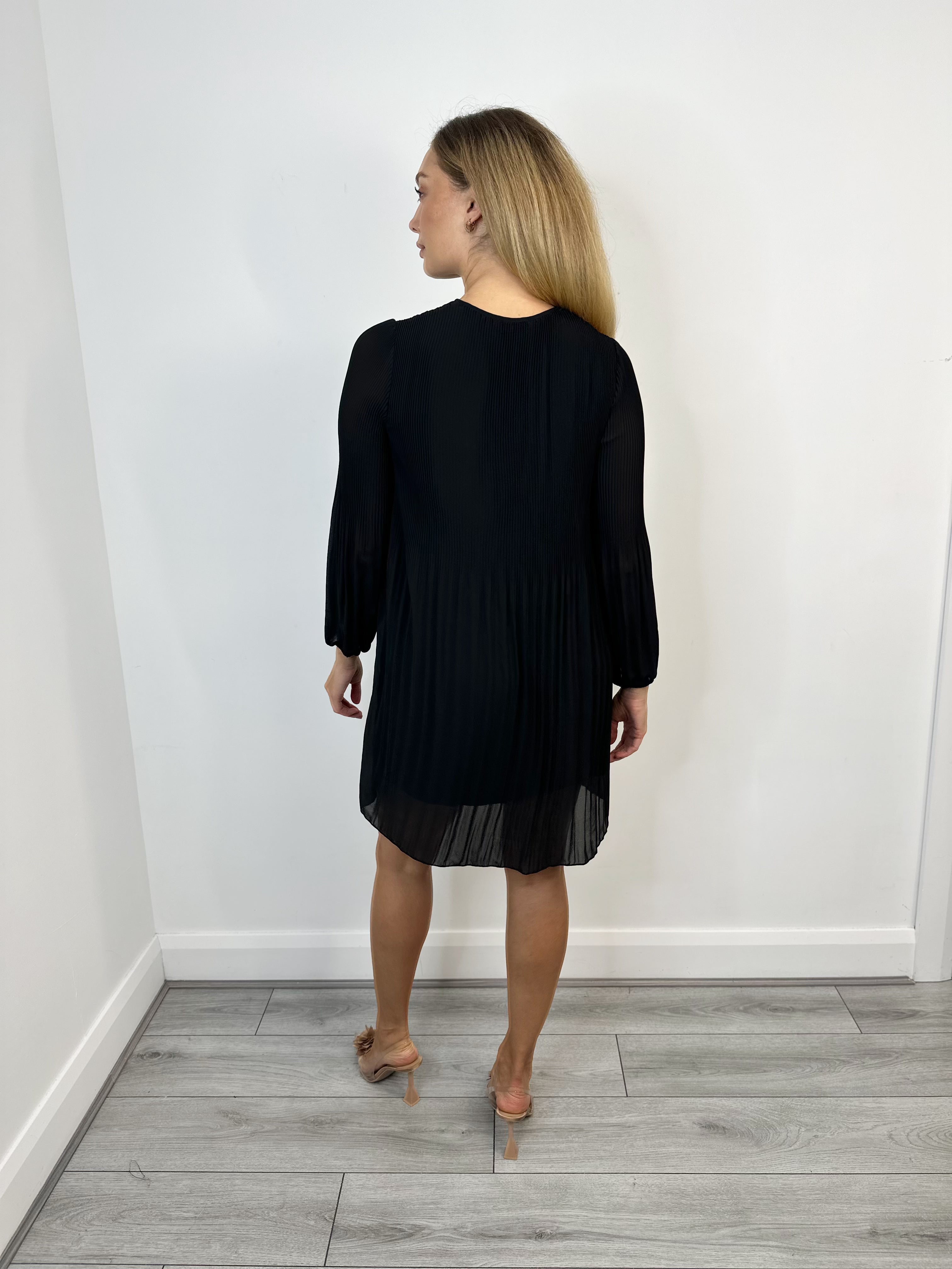 Naomi Short Dress (Black)