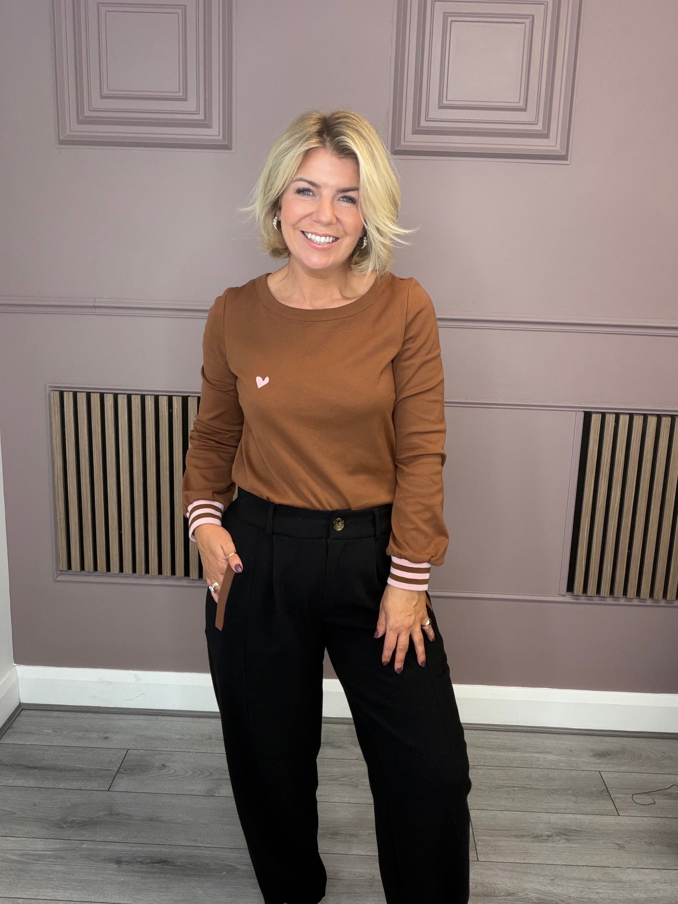 Lumen Long Sleeve Scoop Neck Top (Brown)