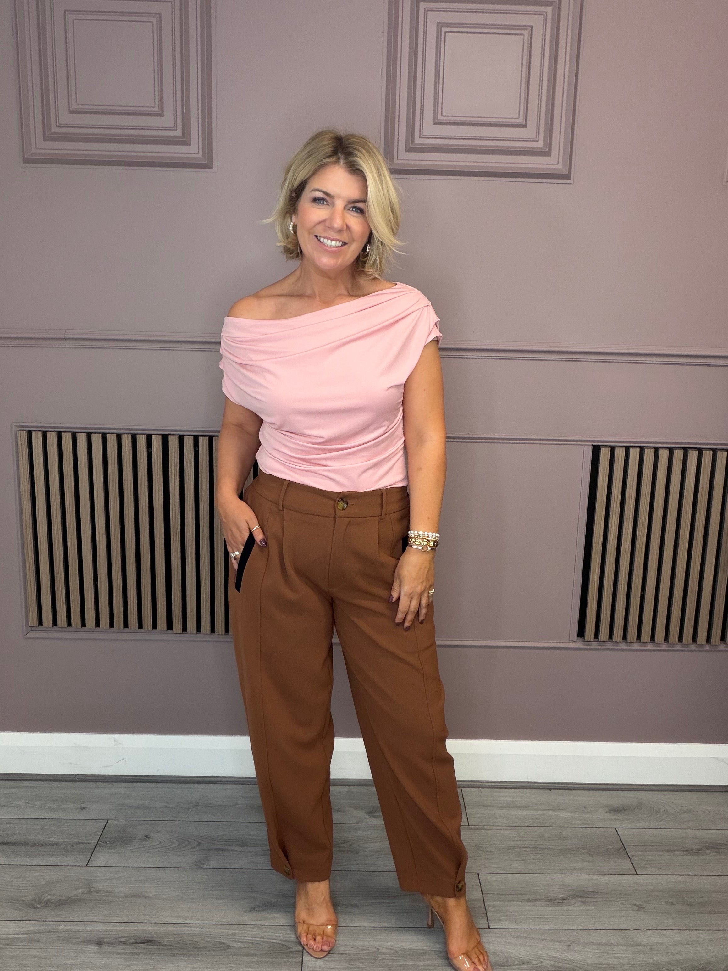 Selene Barrel Leg Trousers (Brown)