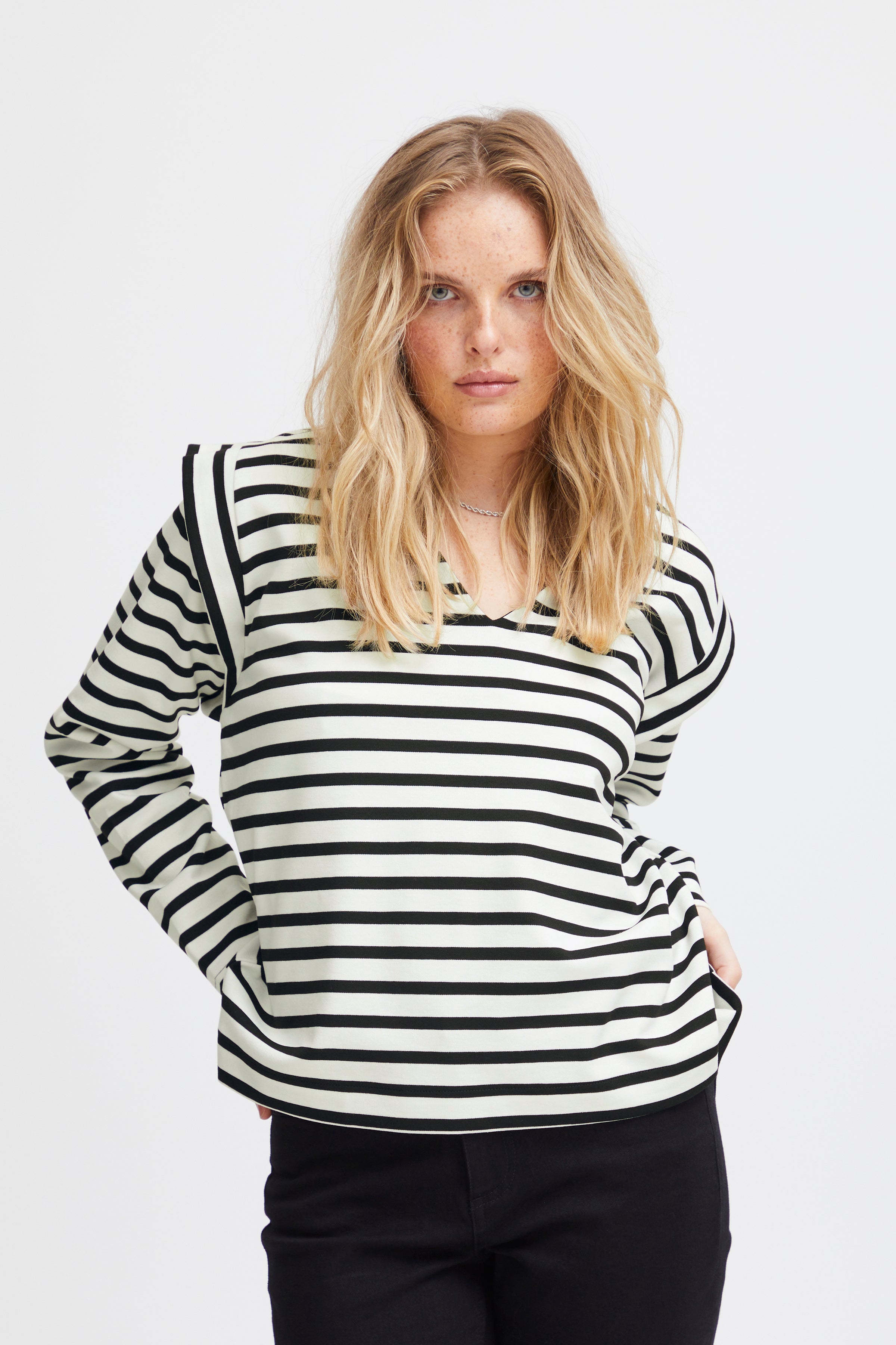 TIRA STRIPE TOP (BLACK/WHITE)