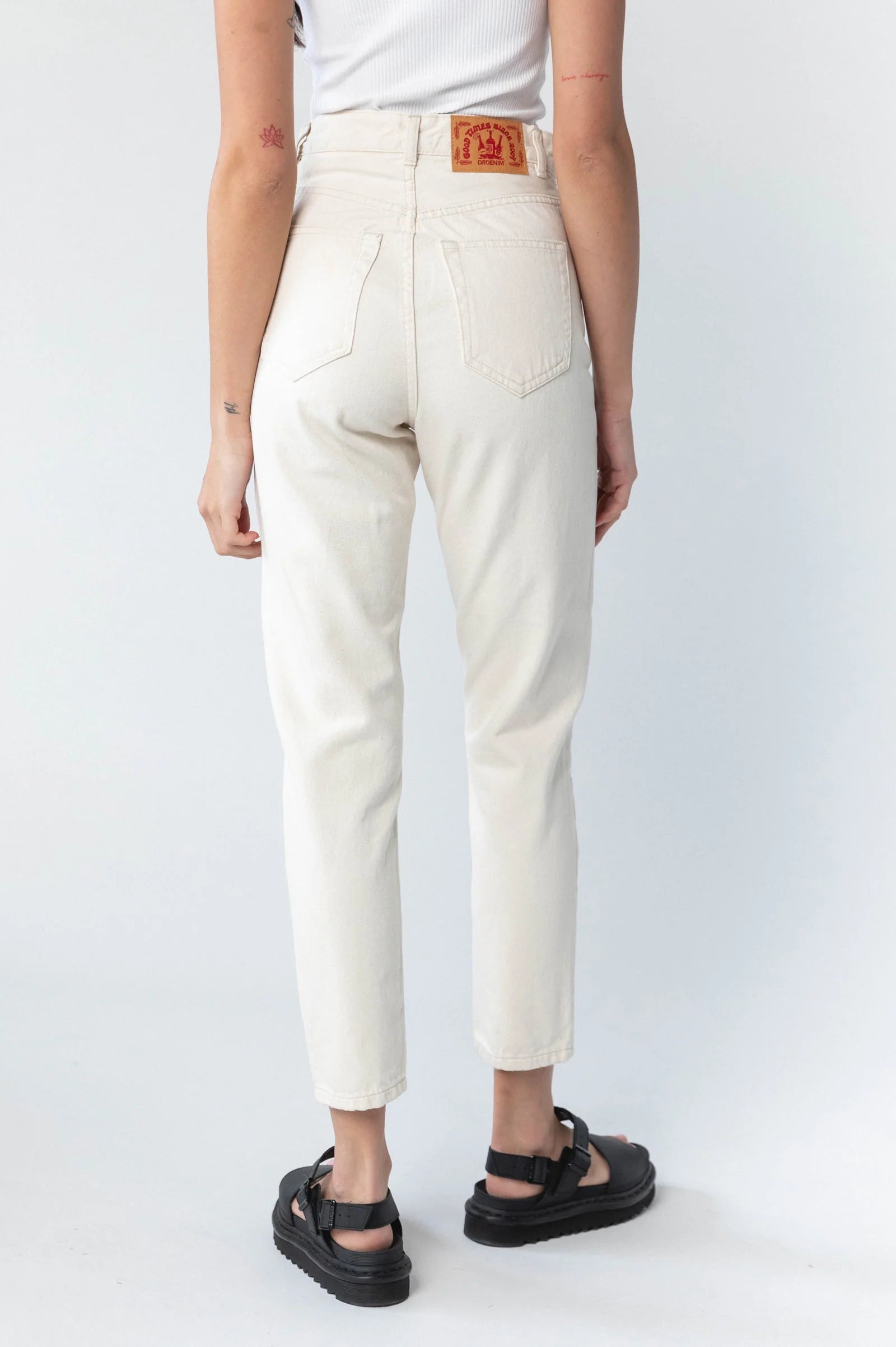 Nora Empress High Waisted Mom Jeans (Loom State/Cream)