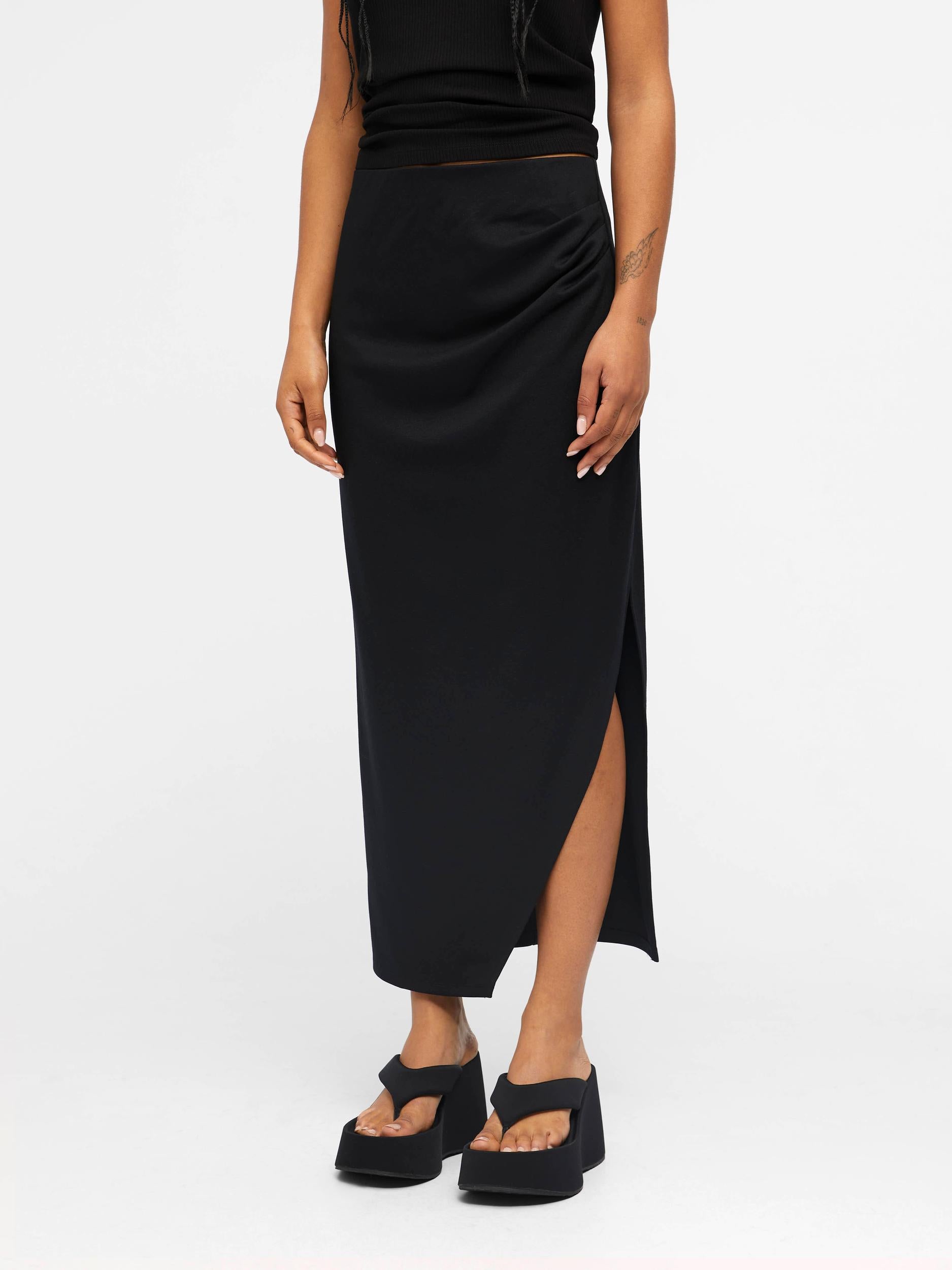 JEANNA LONG SKIRT (BLACK)
