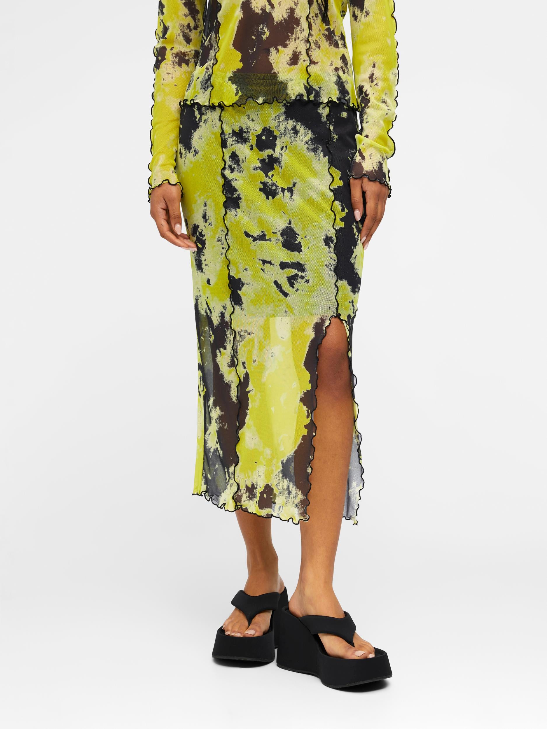 NEPA LONG MESH SKIRT (BLACK/GREEN)