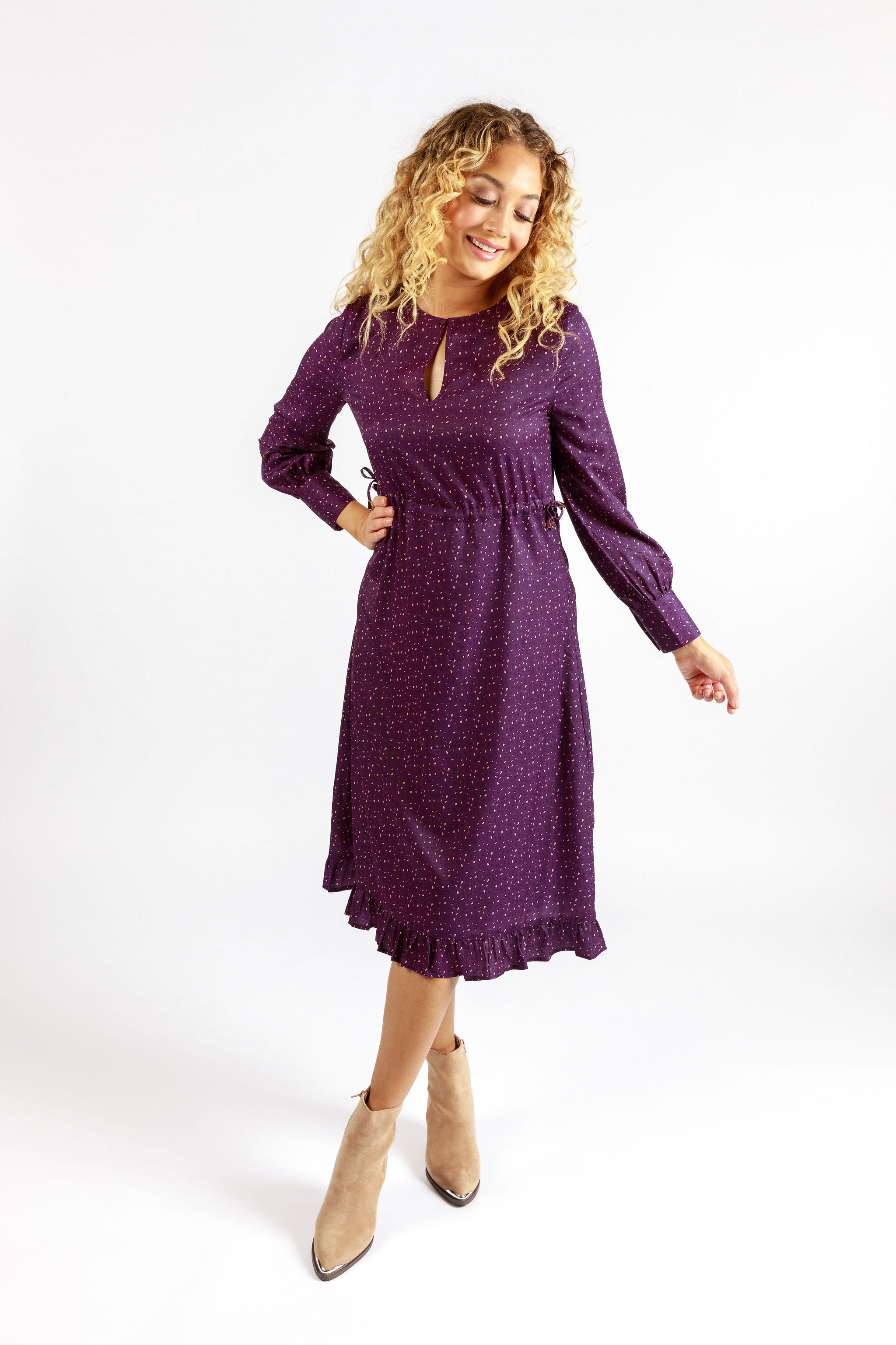 oh molly dresses Prom Model is a standard XS and is wearing size XS Quartz Printed Dress (Purple) |