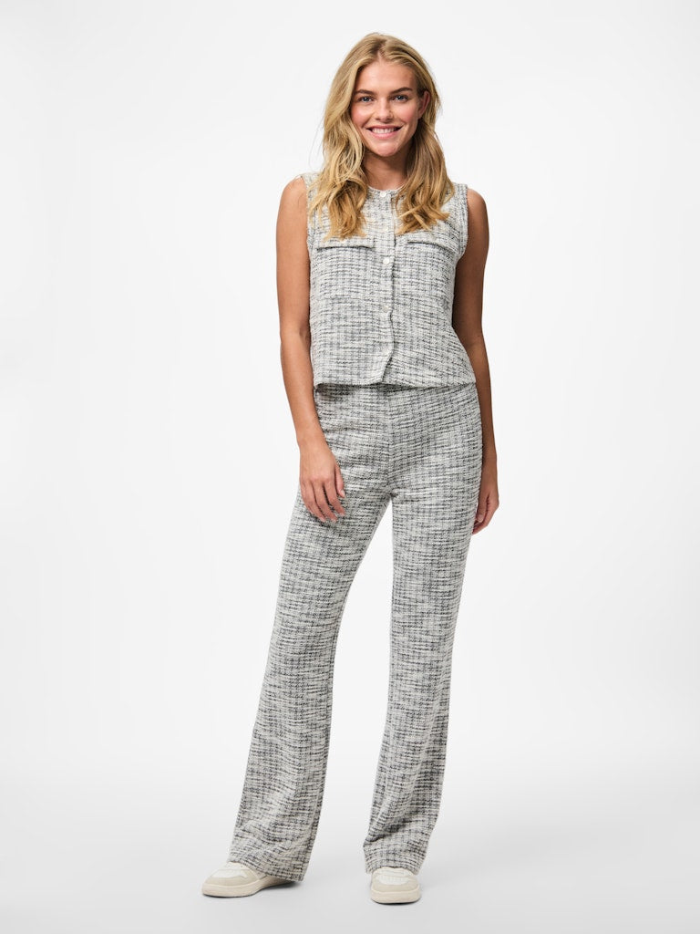 June Sleeveless Top (Cloud Dancer/Black)