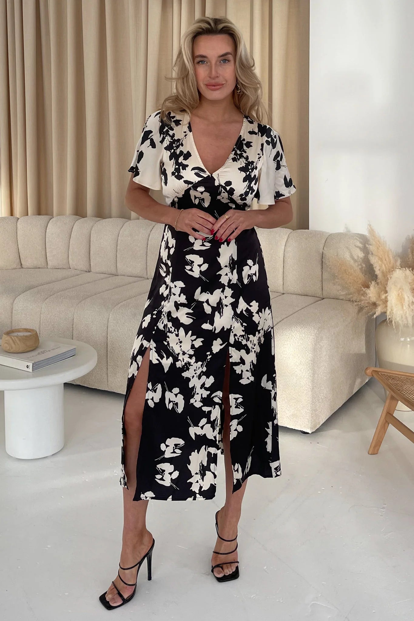 LEVI ANGEL SLEEVE SPLIT LEG MIDI DRESS (MONOCHROME)