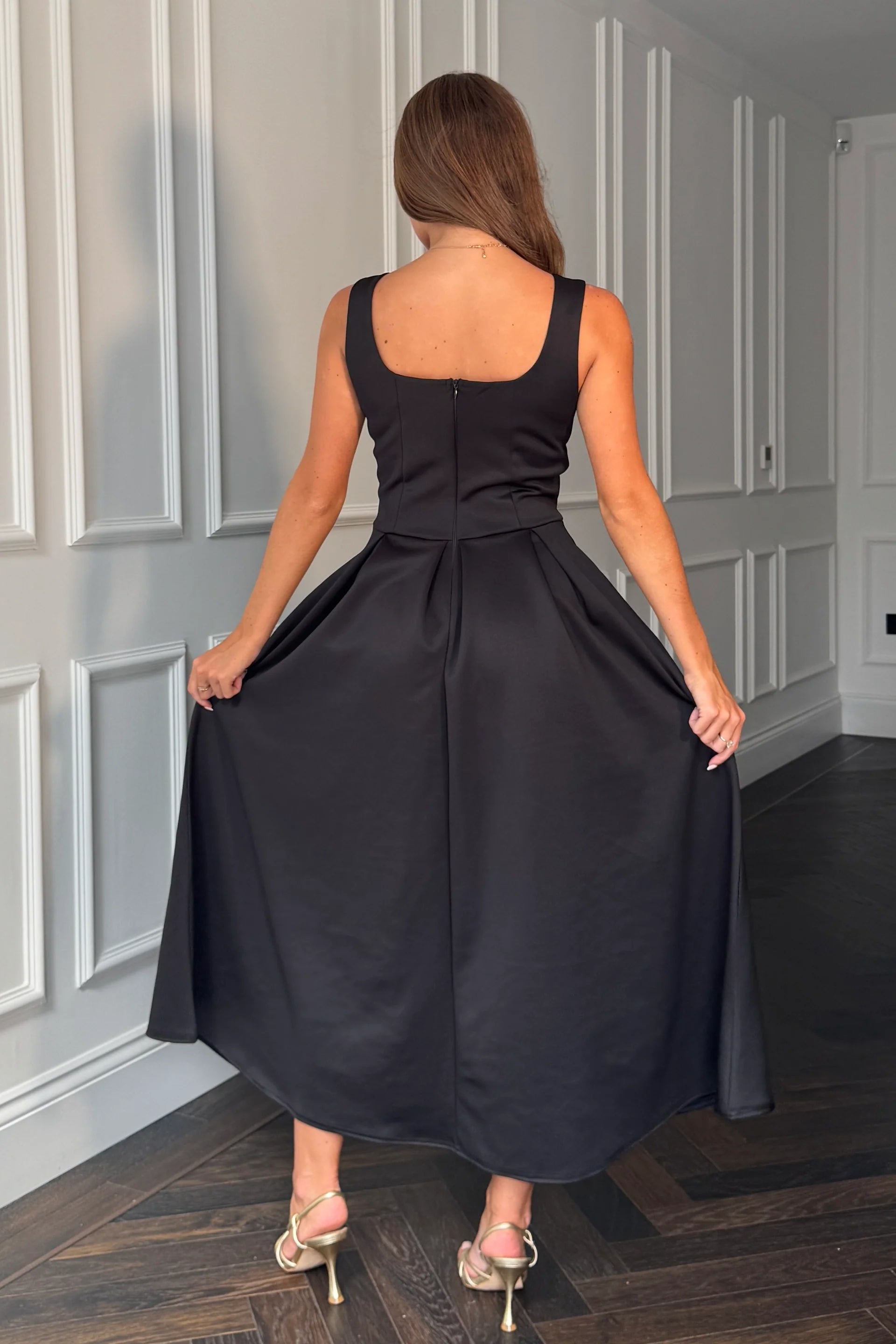 Erica Square Neck Pleated Midi Dress (Black)