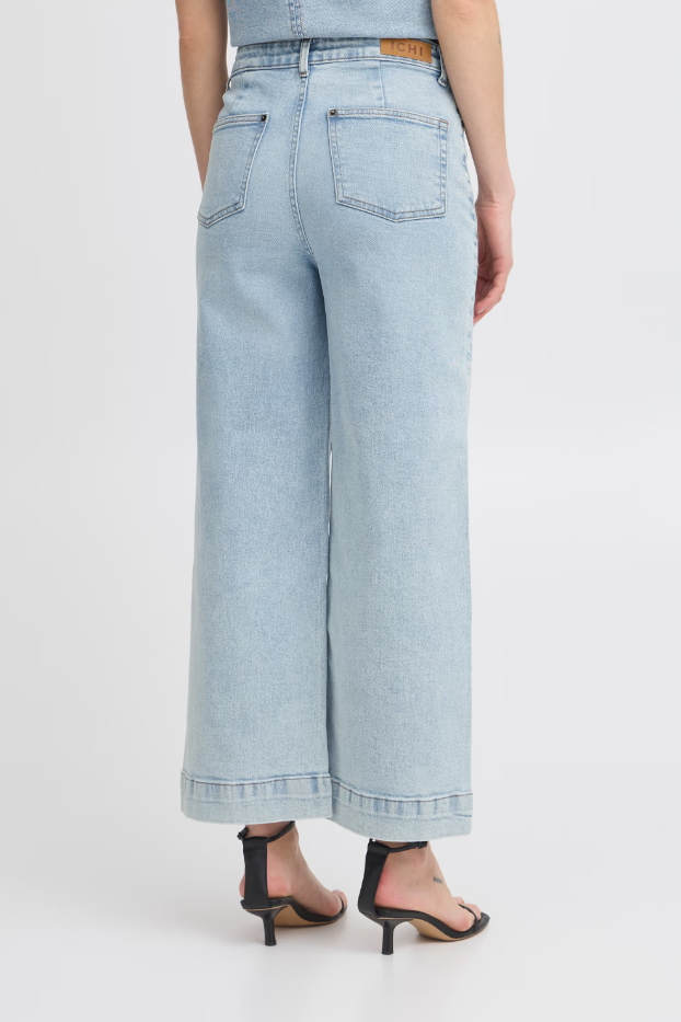 Harper Jeans (Light Blue Washed)