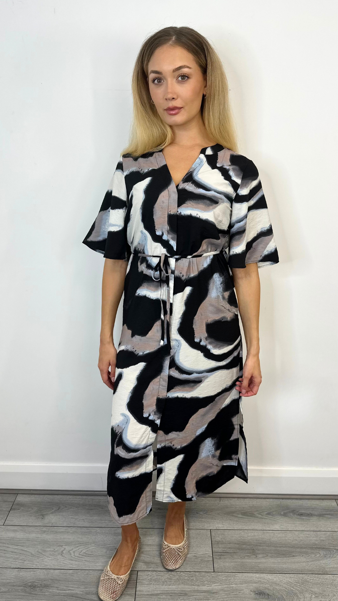 Dina Shirt Dress (Black/White Sand)