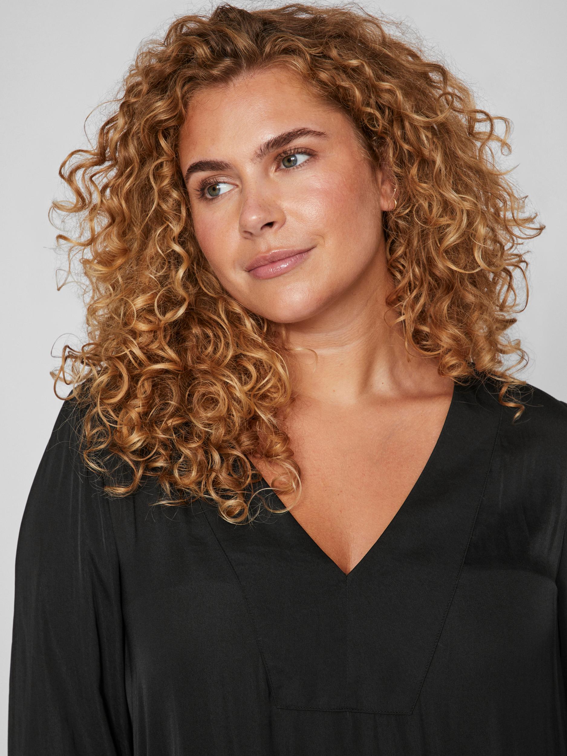 DREAMY V-NECK TOP (BLACK)