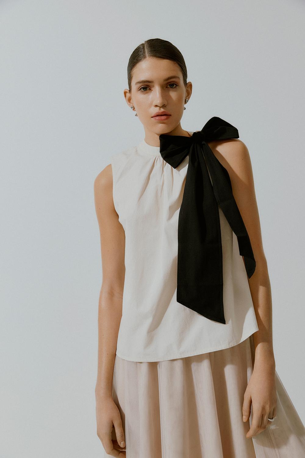 Nika Sleeveless Bow Top (Birch/Bow)
