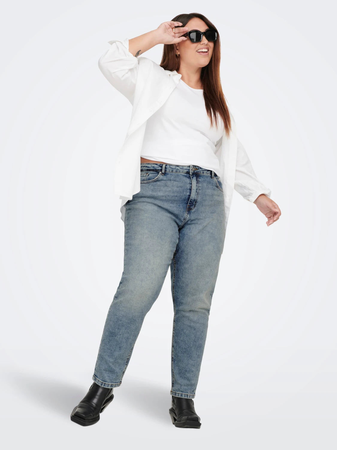 CAREN HIGHWAIST MOM JEANS