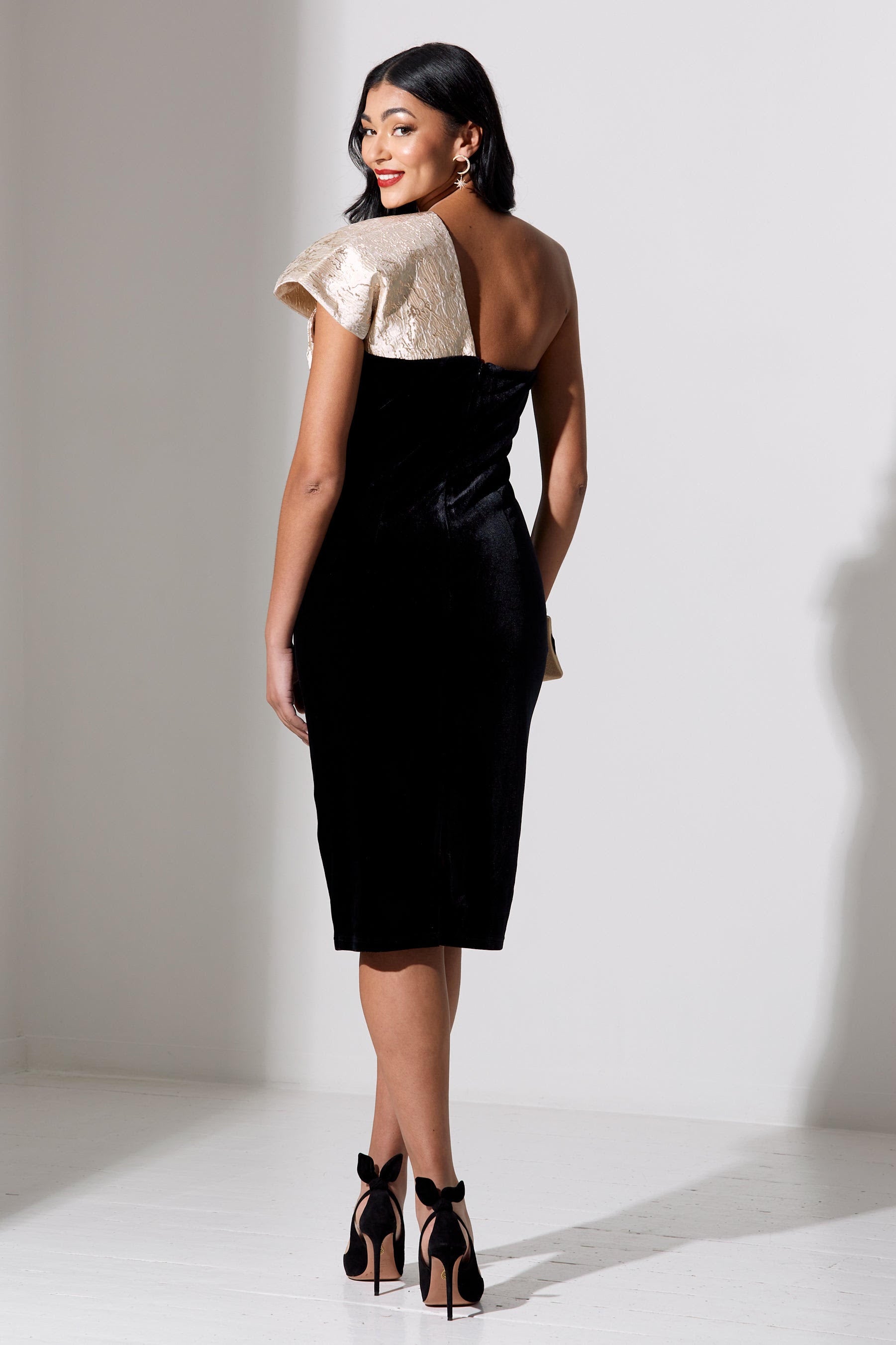 Raphelite Bow Dress (Black Velvet/Gold)