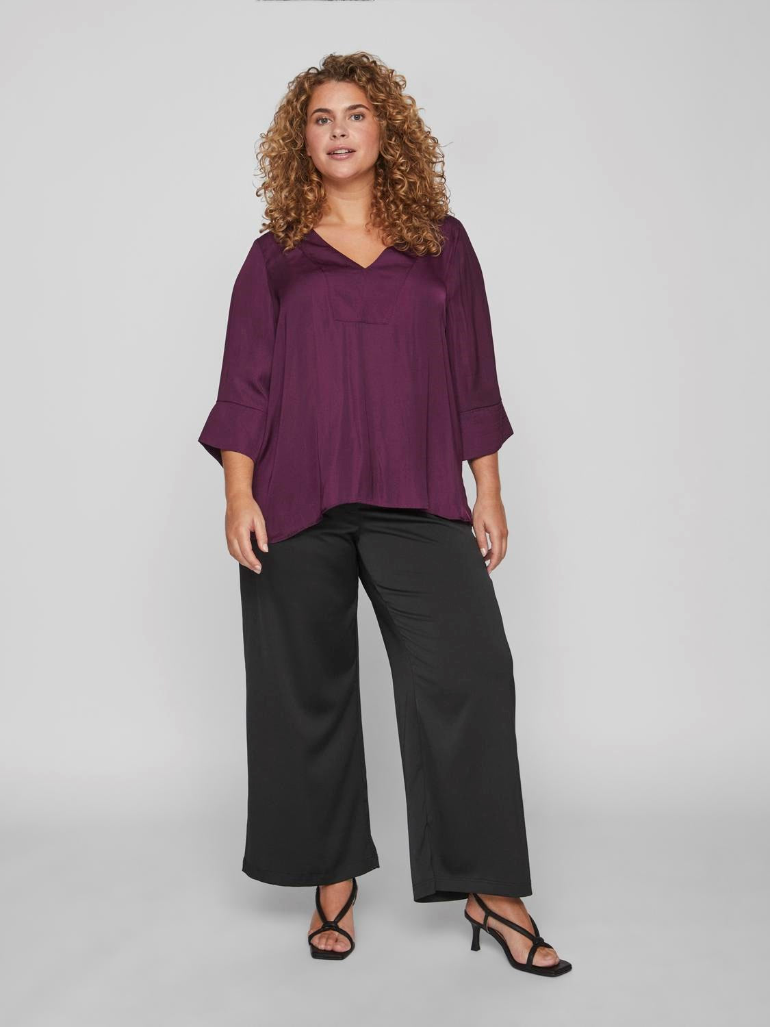 Dreamy V-Neck Top (Winter Bloom)