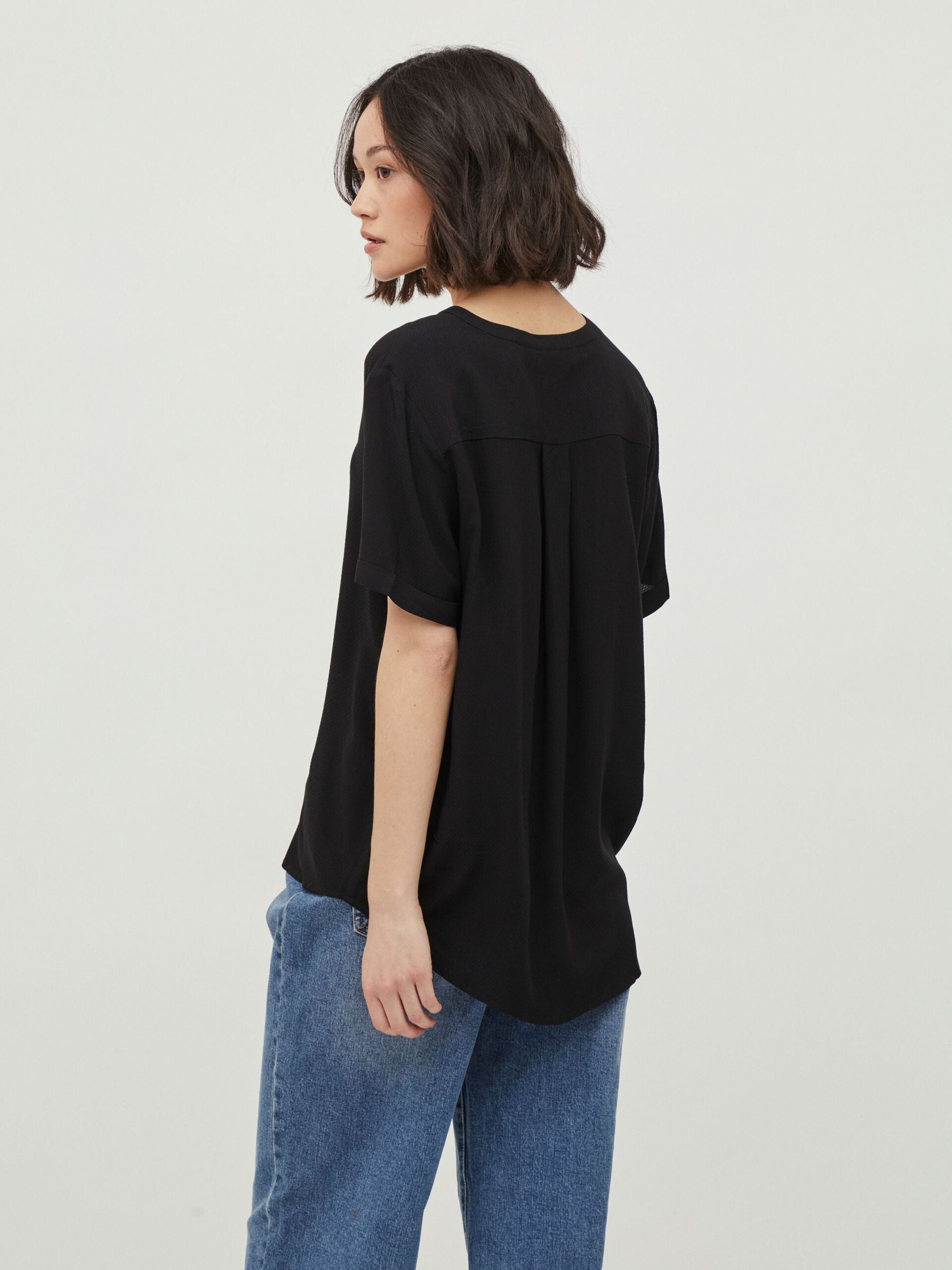 Roma V-Neck Top (Black)