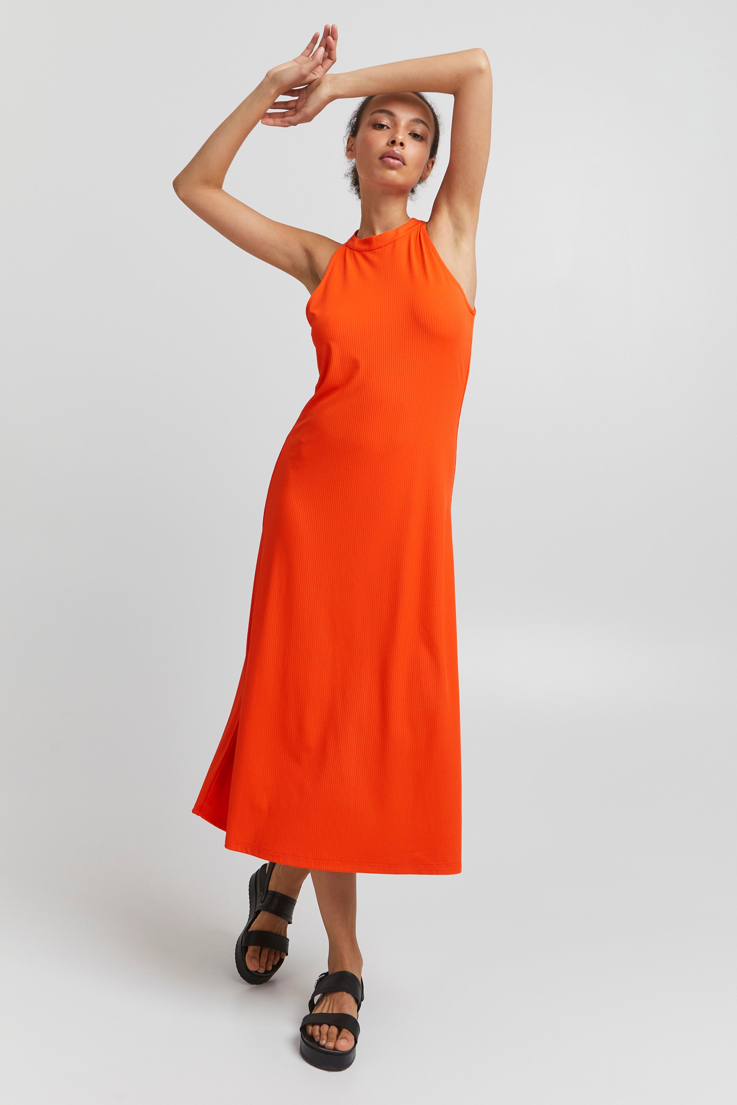 Nari Dress (Mandarin Red)