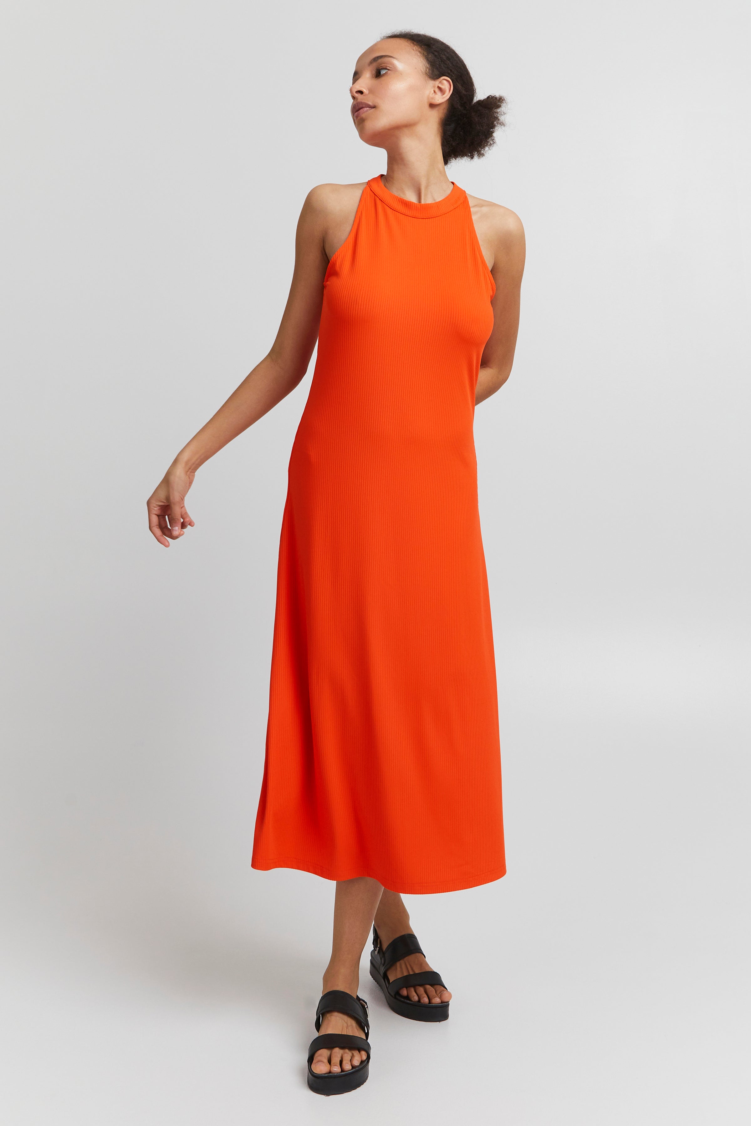 Nari Dress (Mandarin Red)