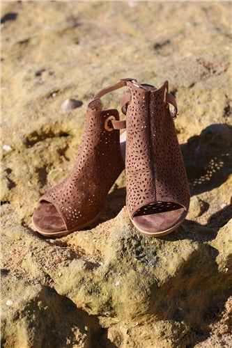 BEATRICE PEEP TOE (TAN)