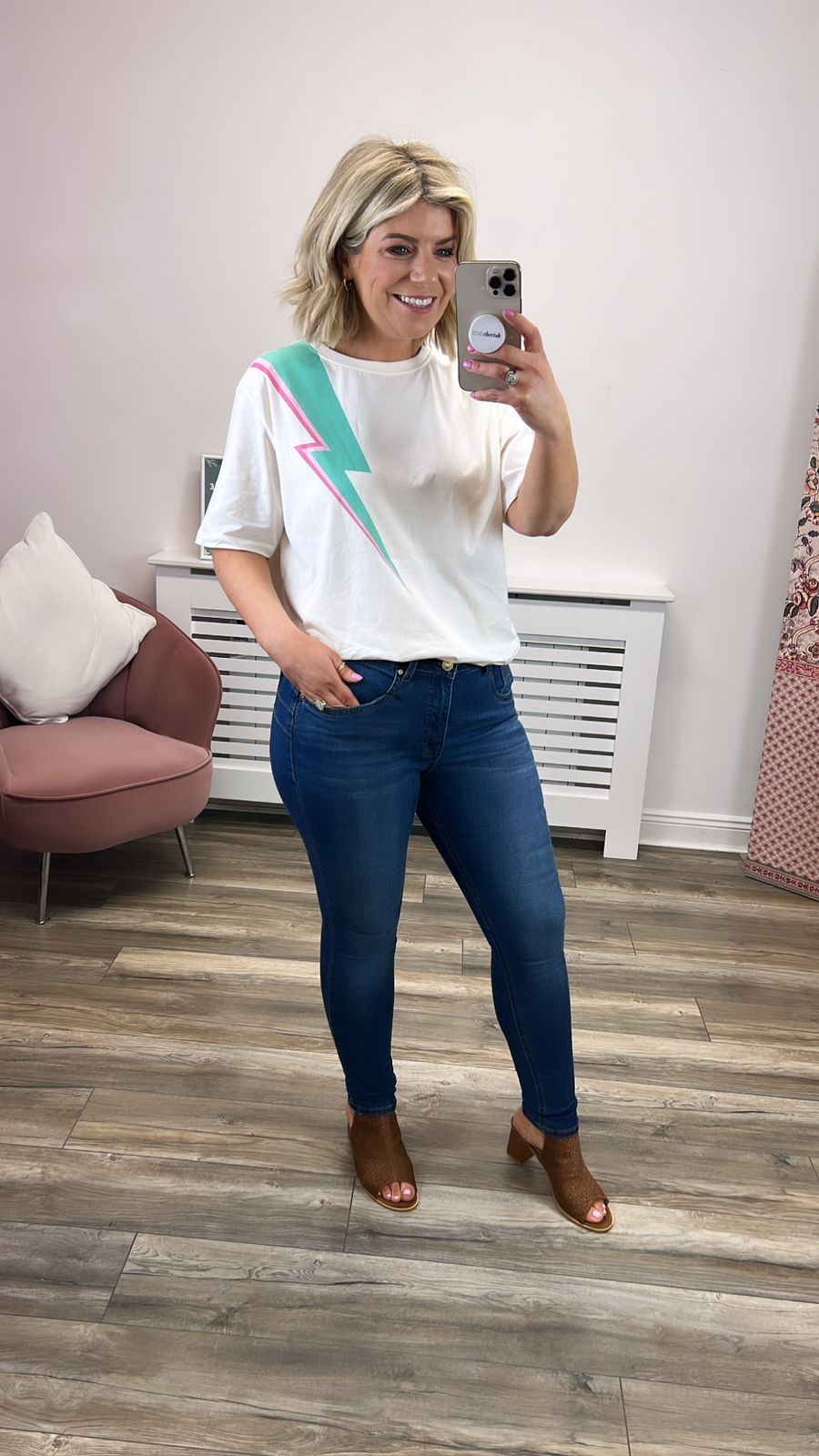 Kinsley Relaxed T-shirt (Off-White, Lightning Flash)