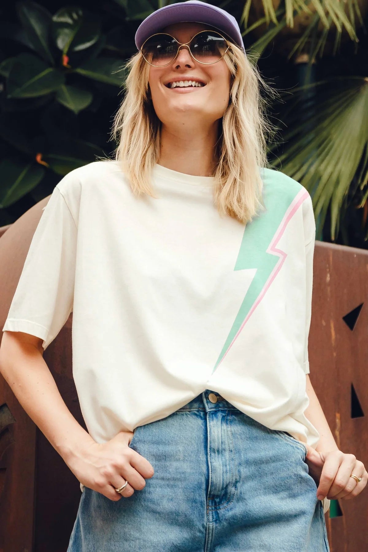 Kinsley Relaxed T-shirt (Off-White, Lightning Flash)