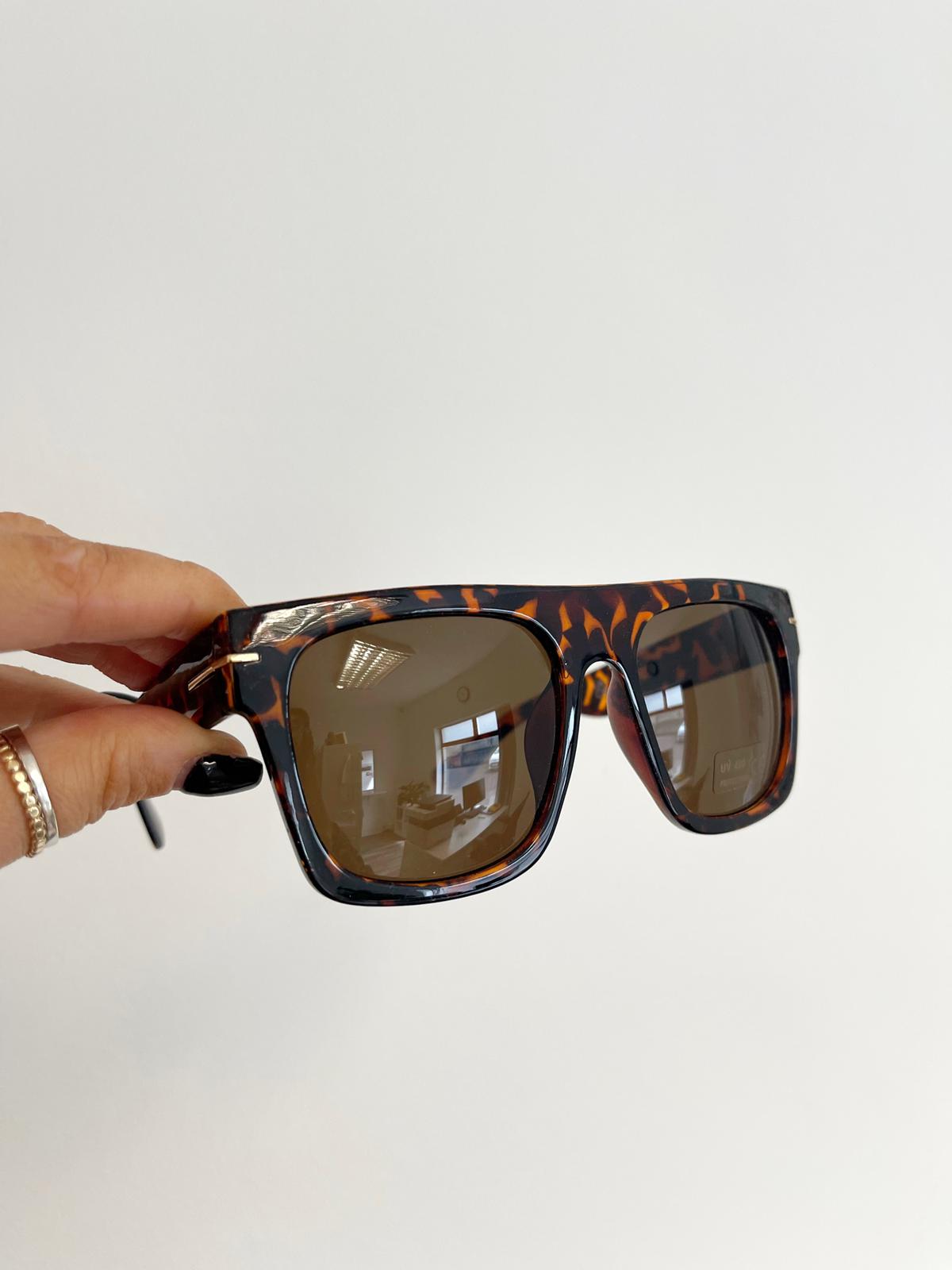 Venius Square Sunglasses (Black)