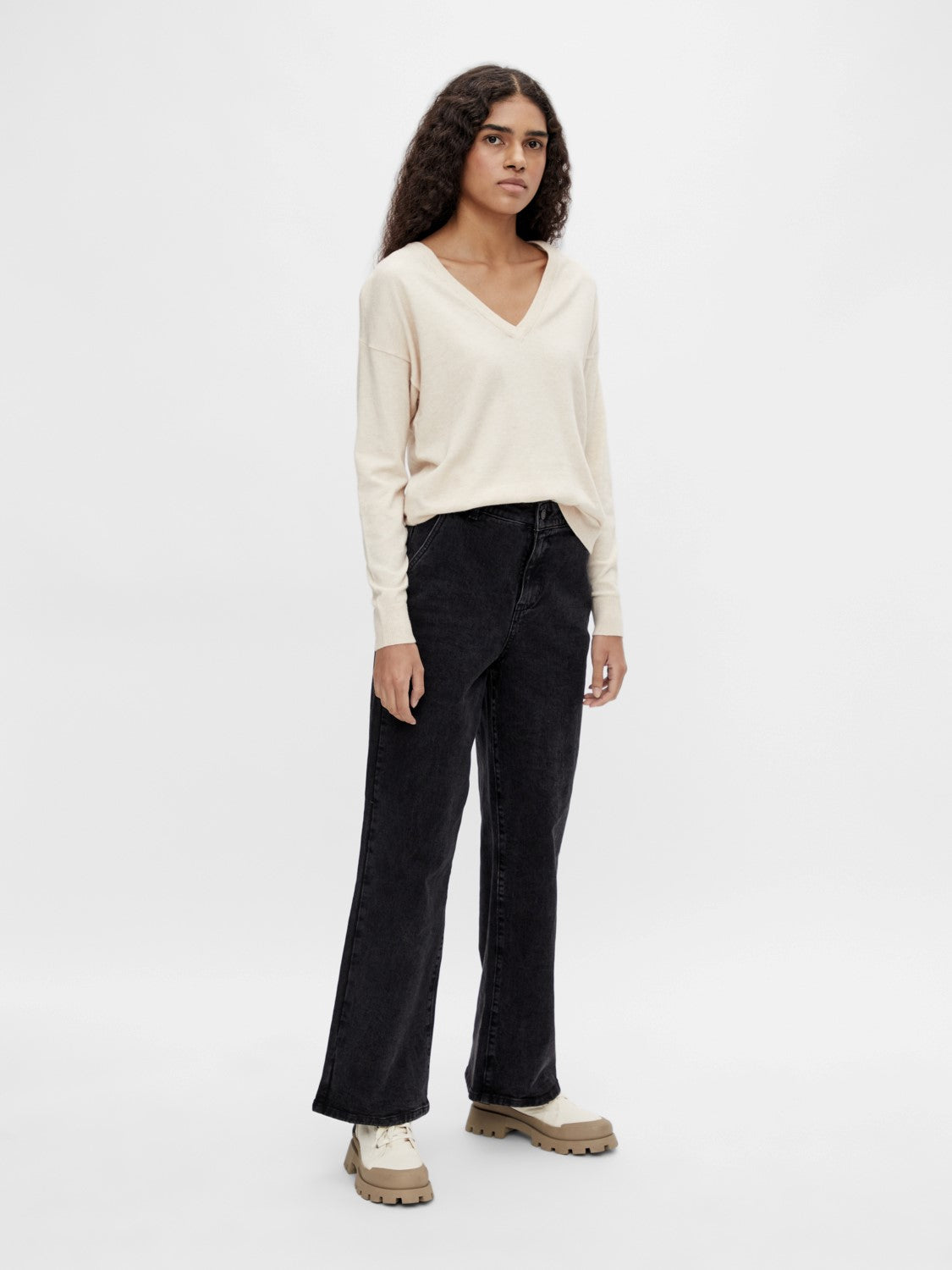 Eleana V-Neck Jumper (Sandshell)